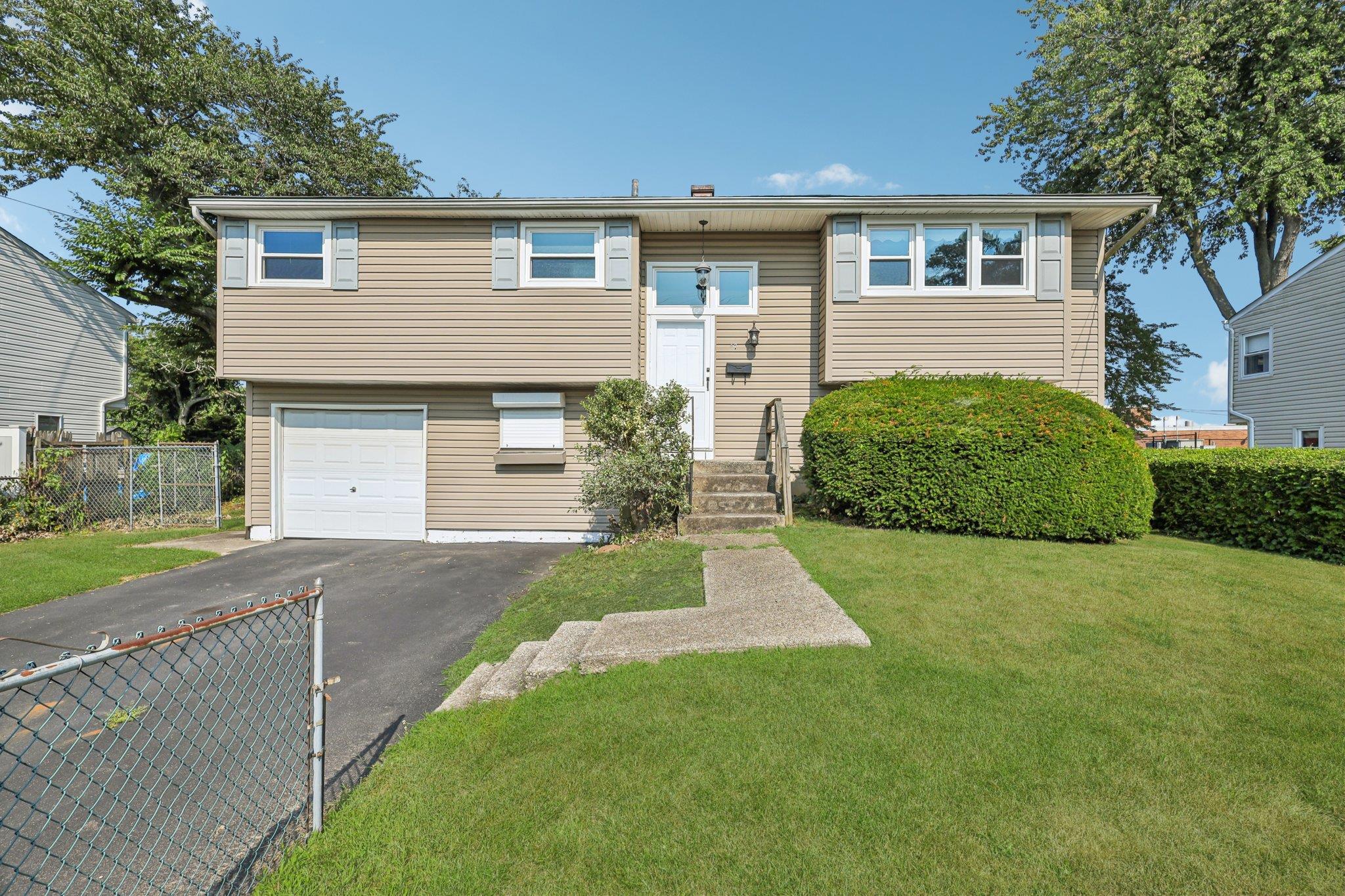 47 Owens Street, Brentwood, NY 11717