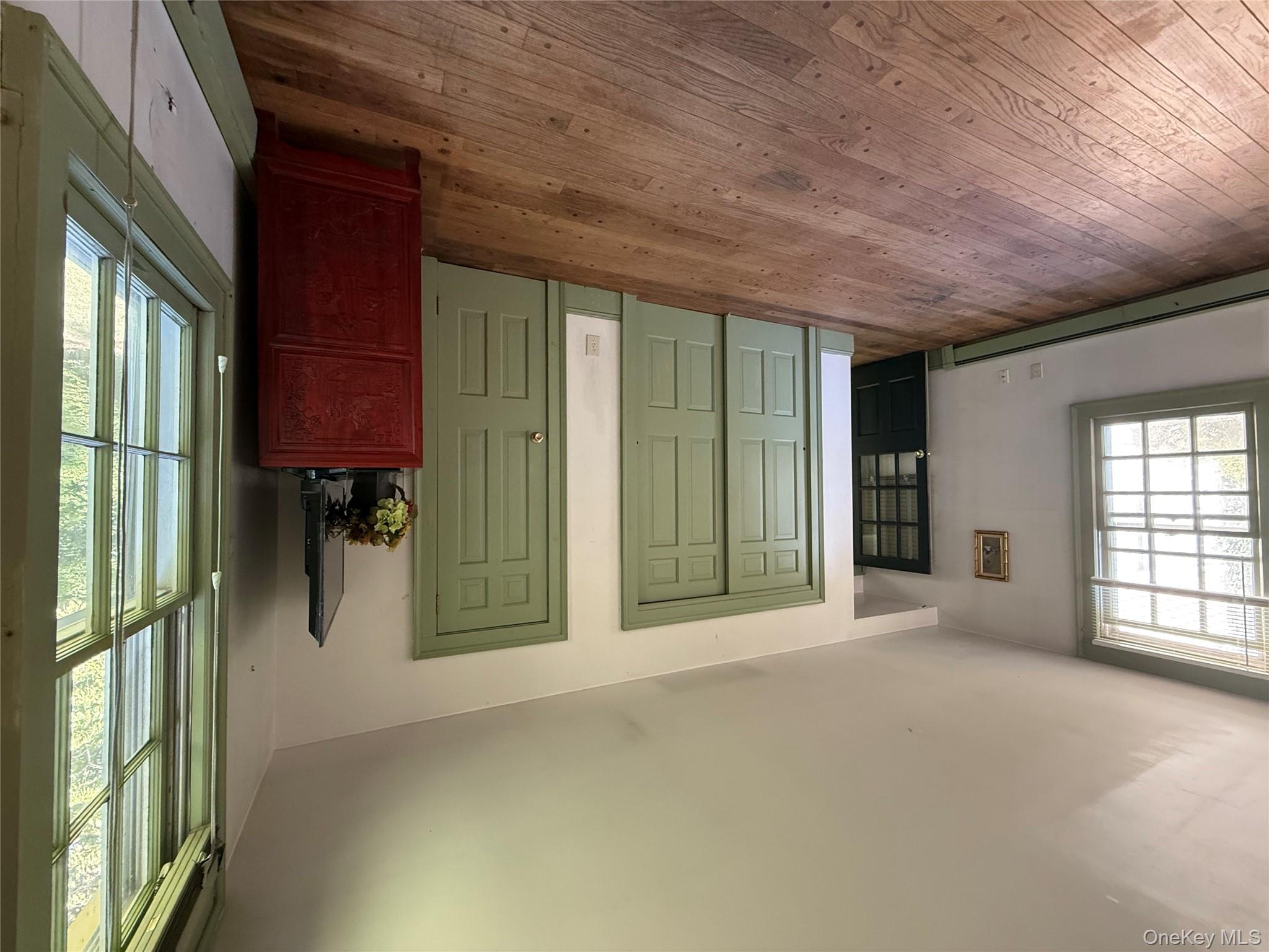 24 Hawkins Road, Stony Brook, NY 11790