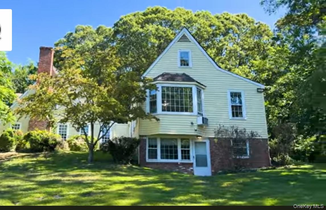 24 Hawkins Road, Stony Brook, NY 11790