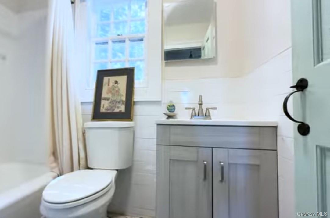 24 Hawkins Road, Stony Brook, NY 11790