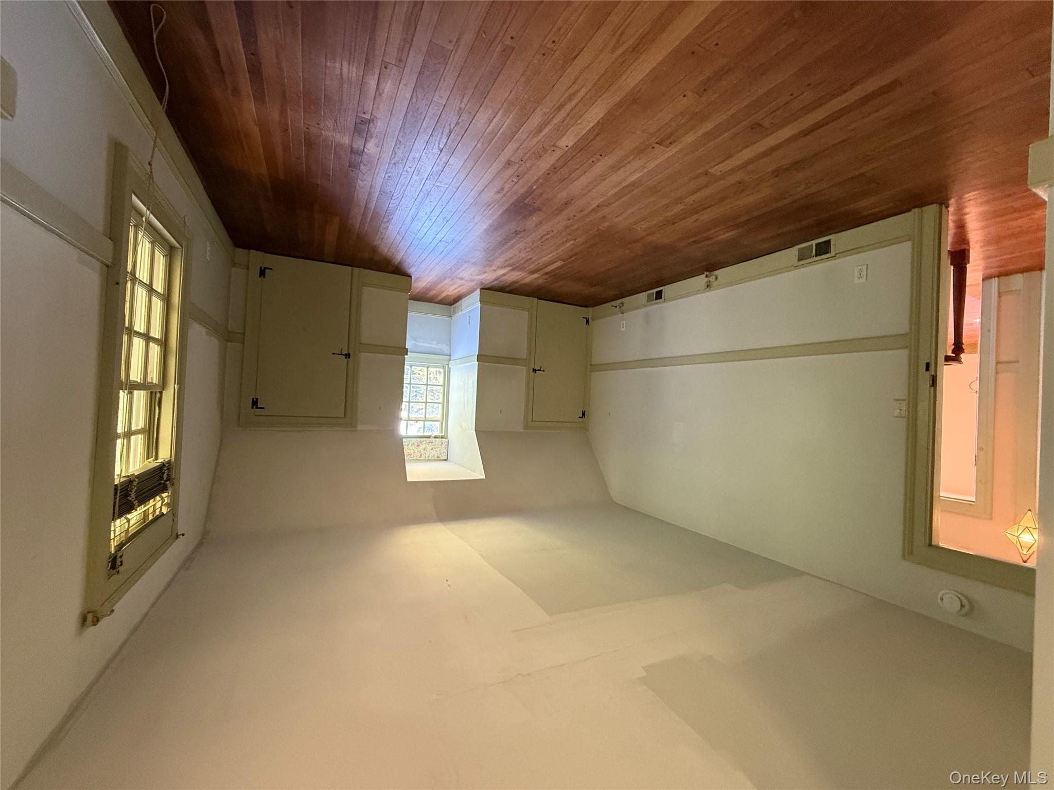 24 Hawkins Road, Stony Brook, NY 11790