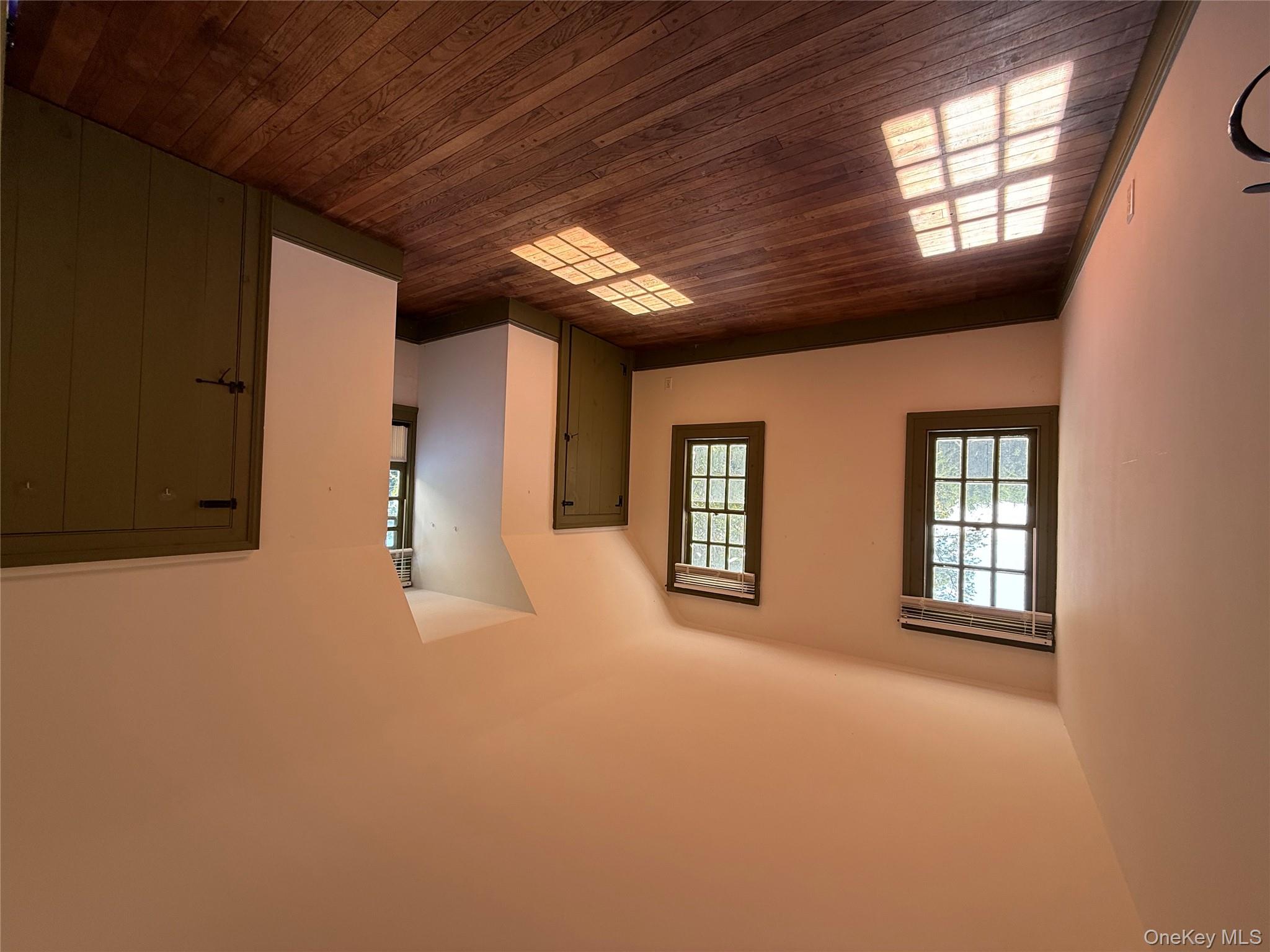 24 Hawkins Road, Stony Brook, NY 11790