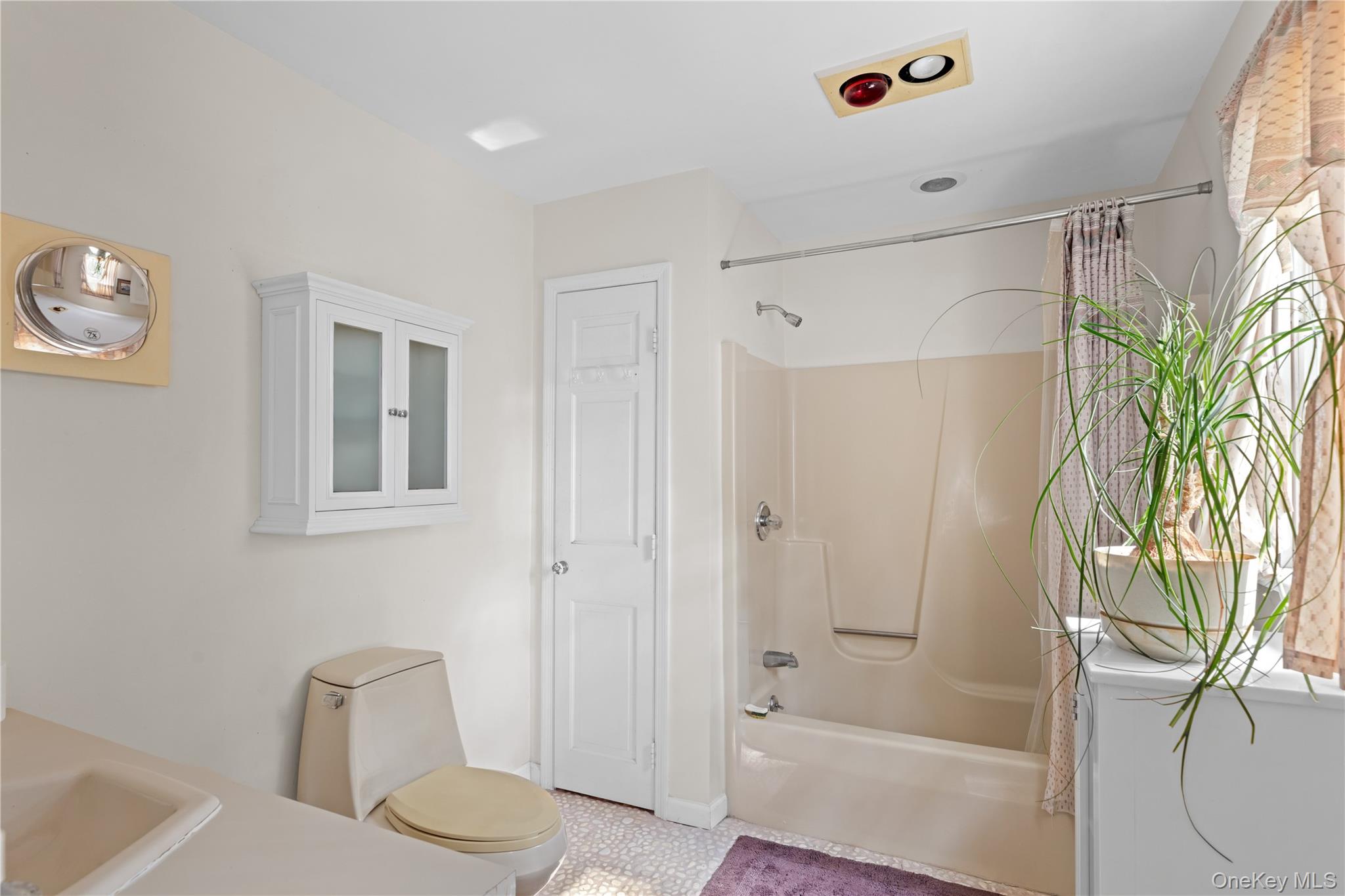 52 Hillside Road, Stony Brook, NY 11790