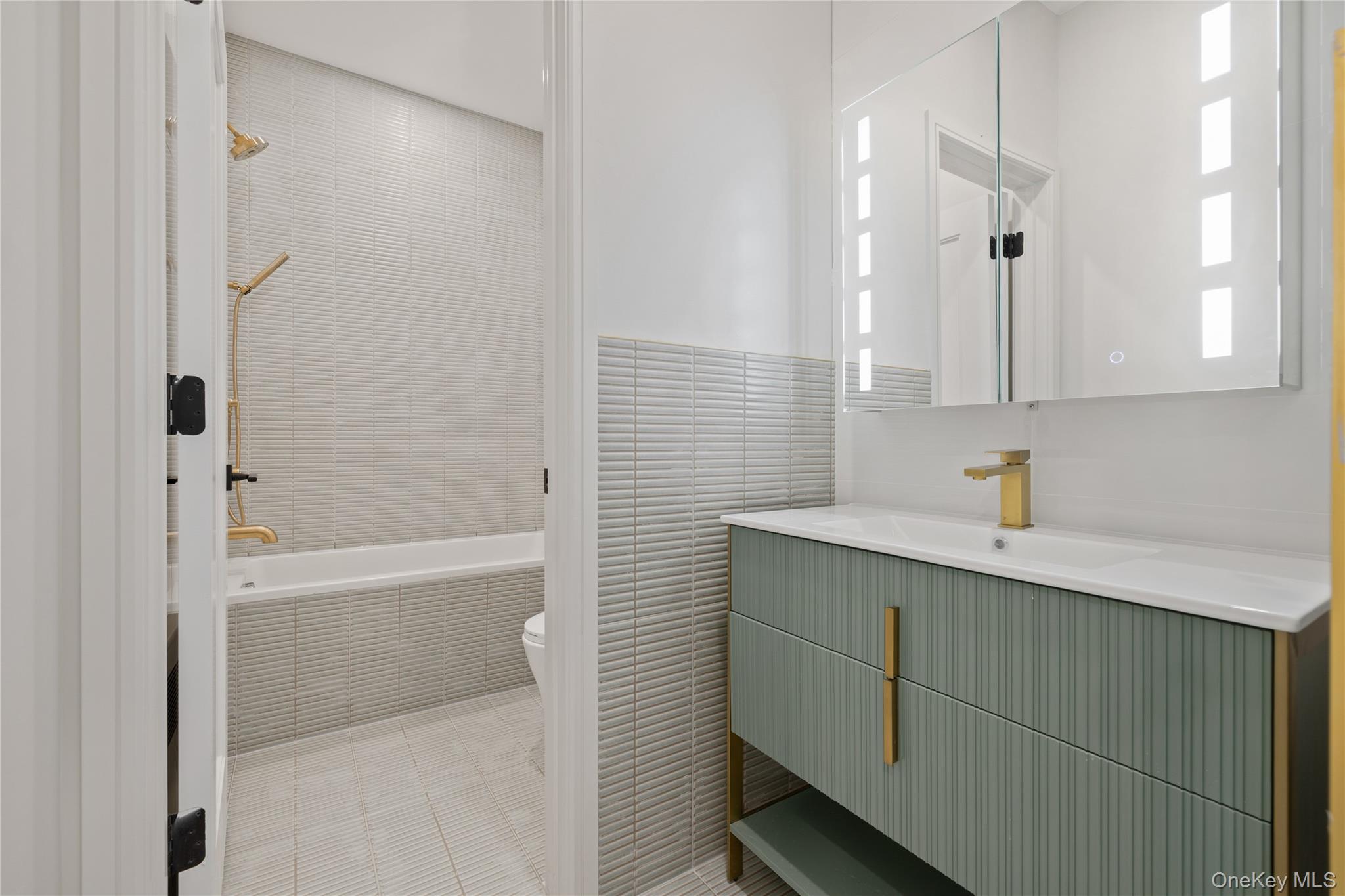 15 Ridge Avenue # 204, Spring Valley, NY 10977