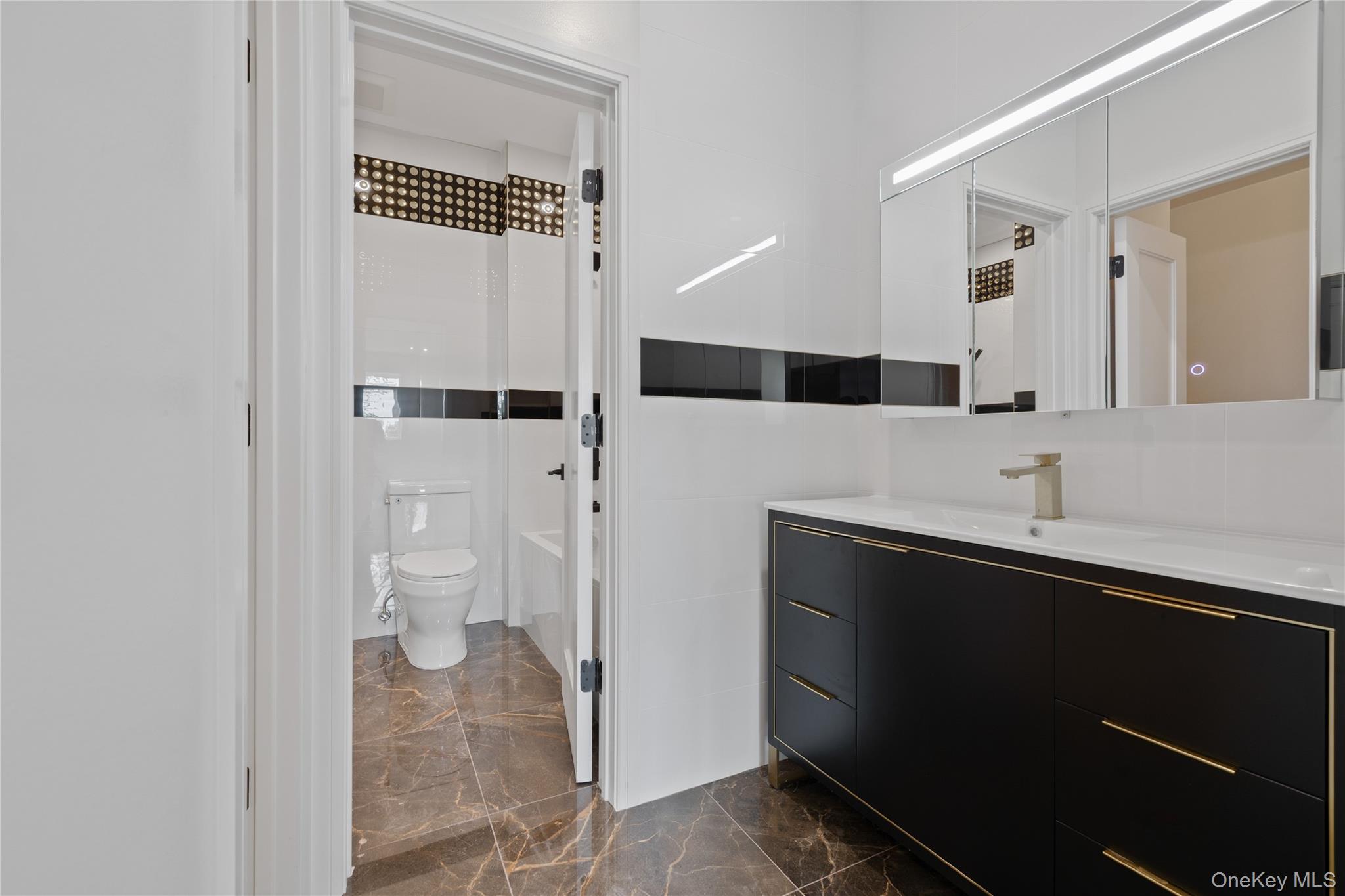 15 Ridge Avenue # 204, Spring Valley, NY 10977