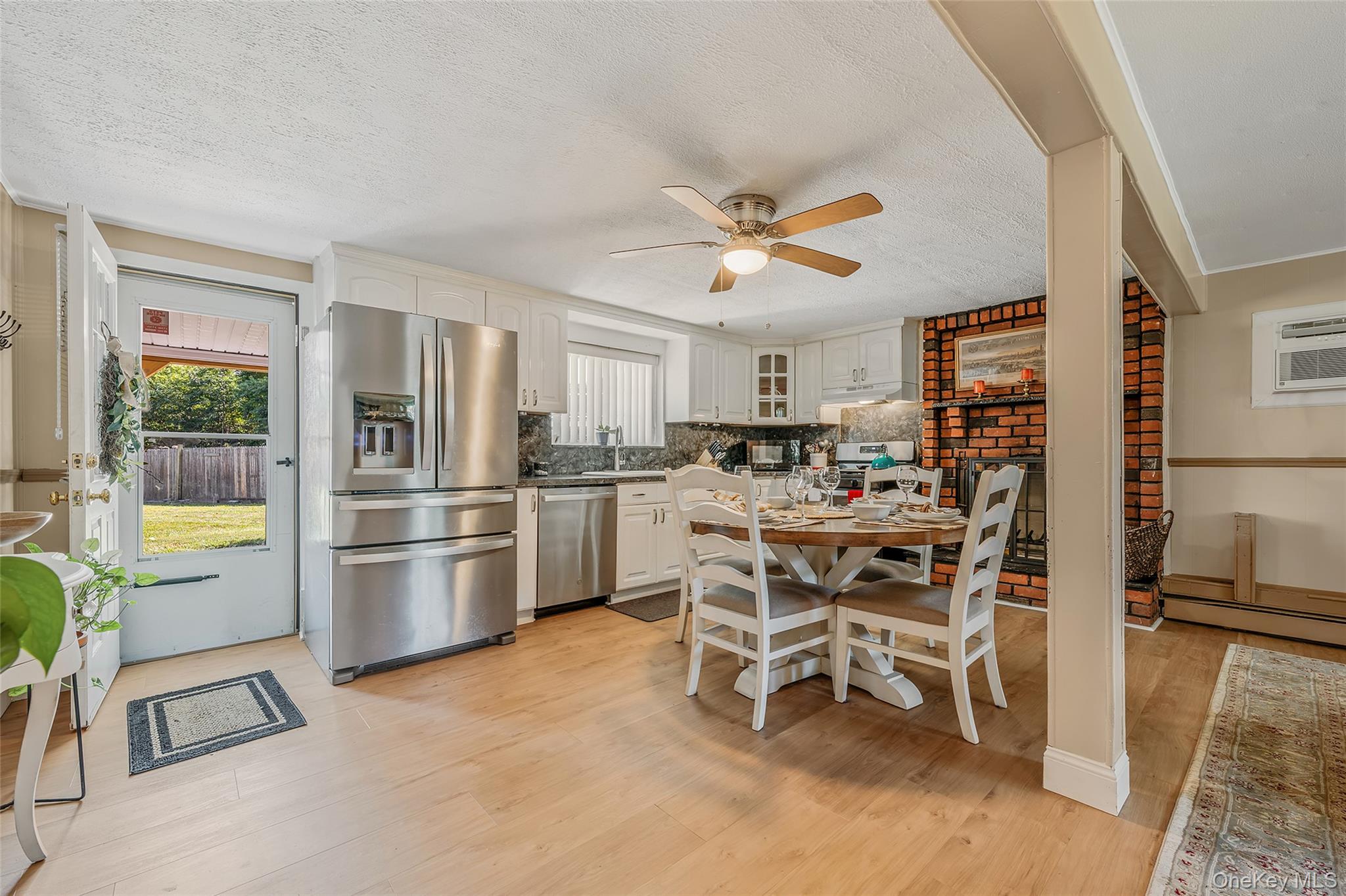 2 Alan Street, Holbrook, NY 11741