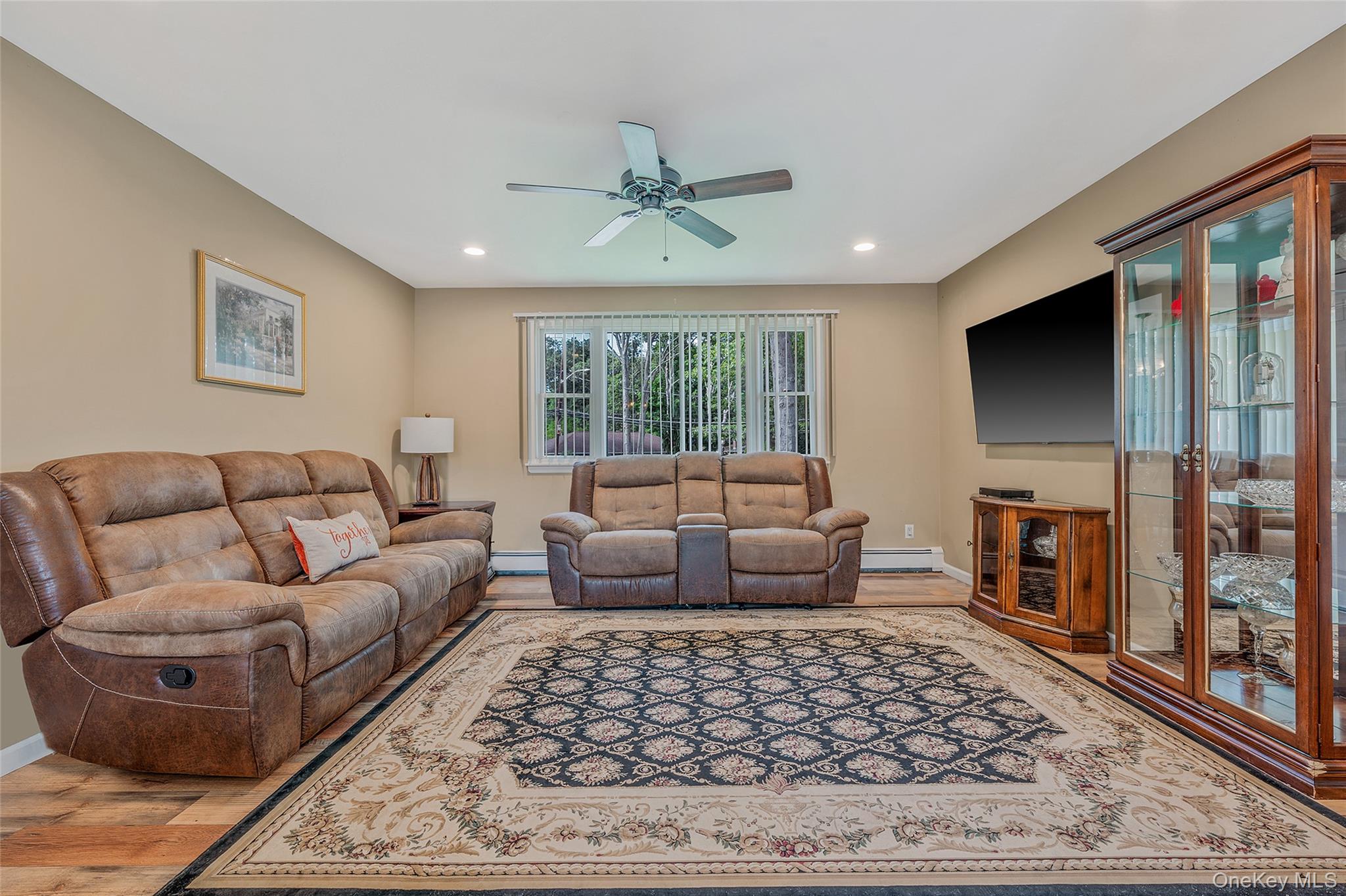 2 Alan Street, Holbrook, NY 11741