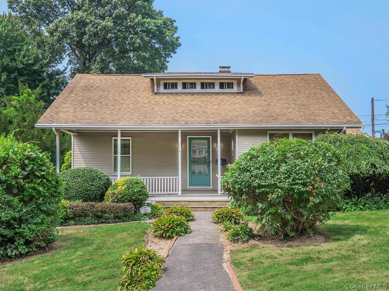 39 Cody Avenue, Glen Head, NY 11545