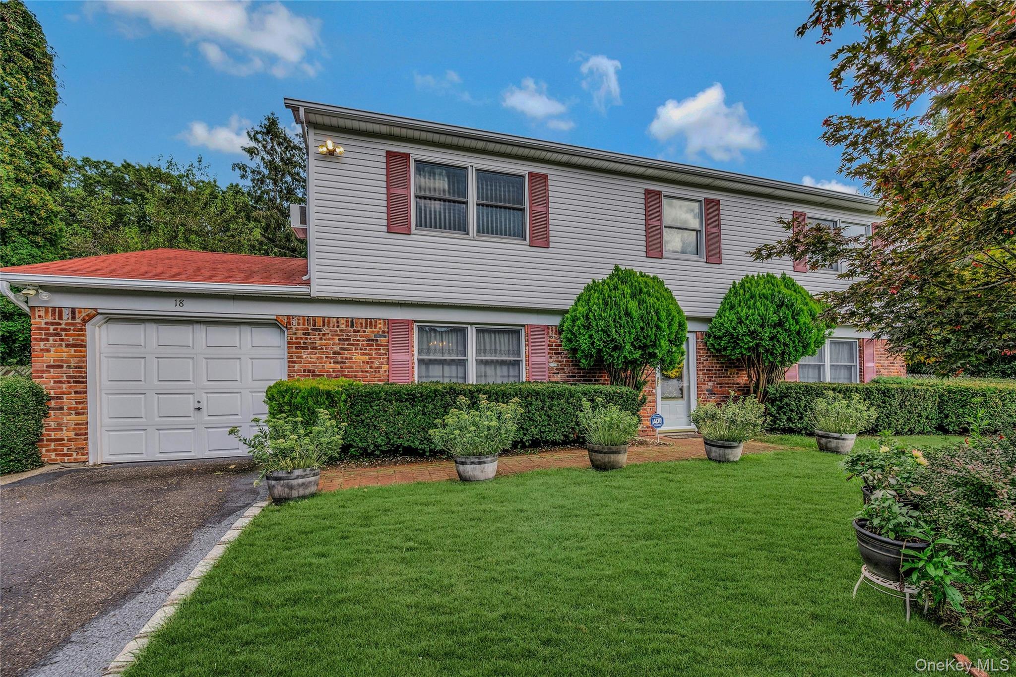 18 Long Meadow Place, South Setauket, NY 11720