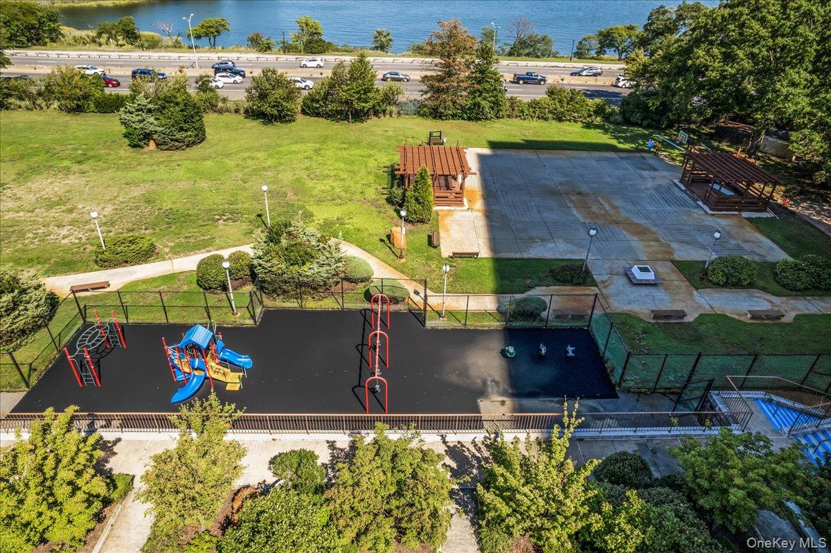 17-85 215th Street # 5F, Bayside, NY 11360