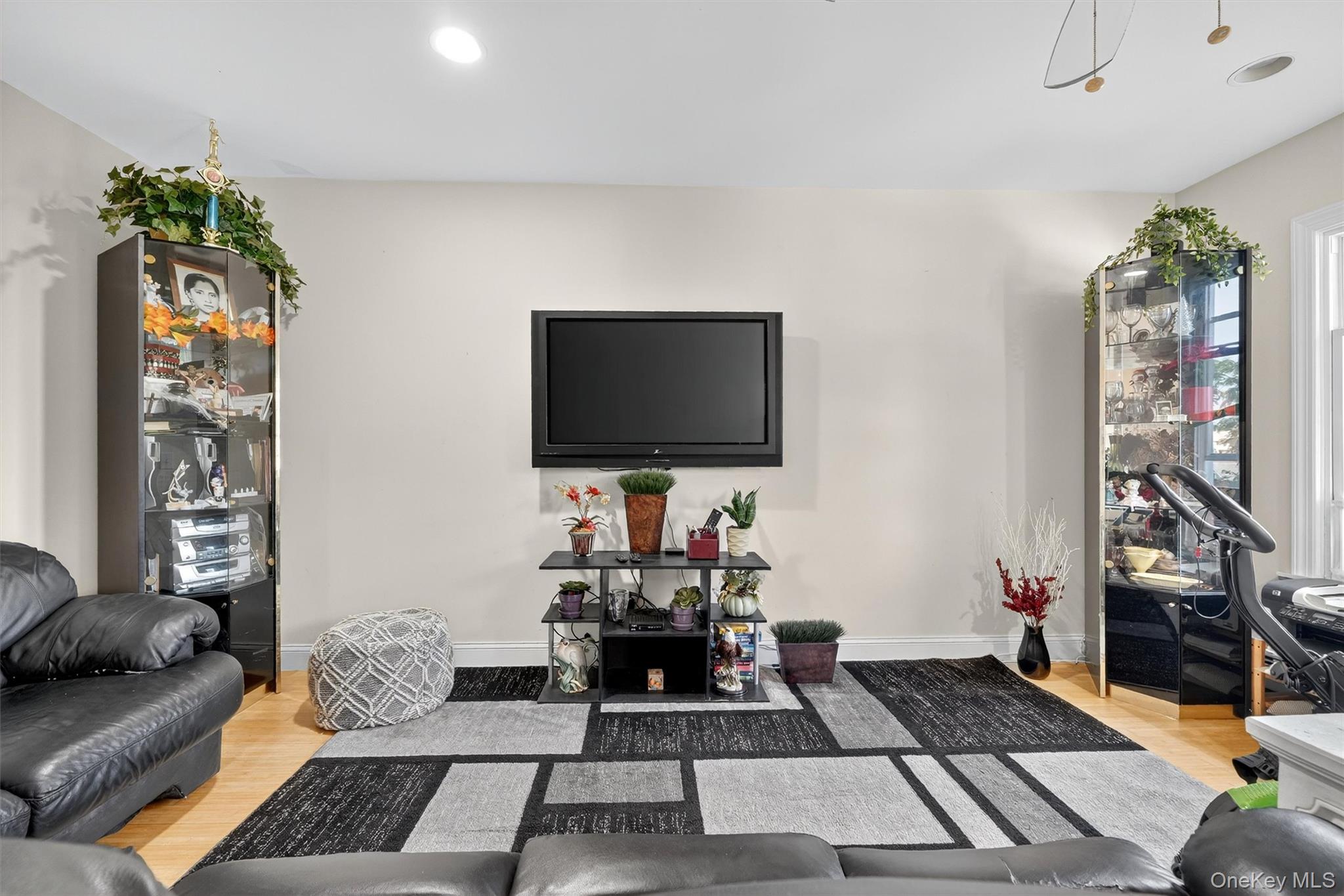 16 Maple Place, Ossining, NY 10562