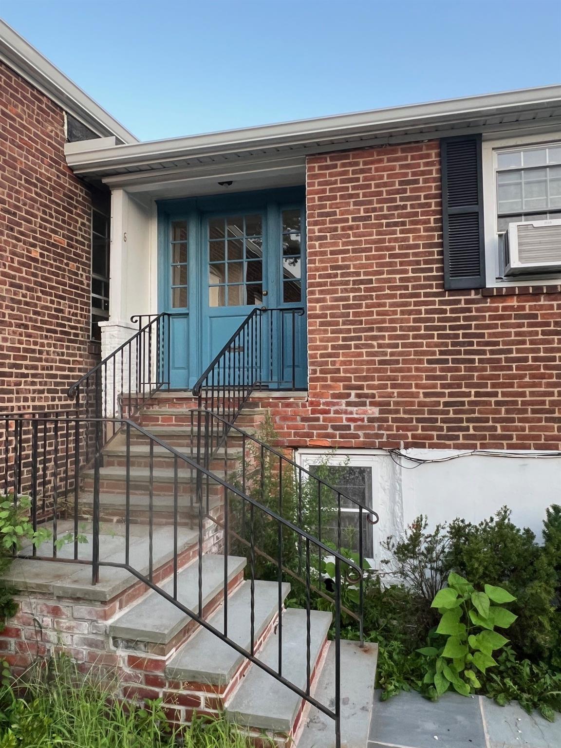 50 Forest Avenue, Locust Valley, NY 11560