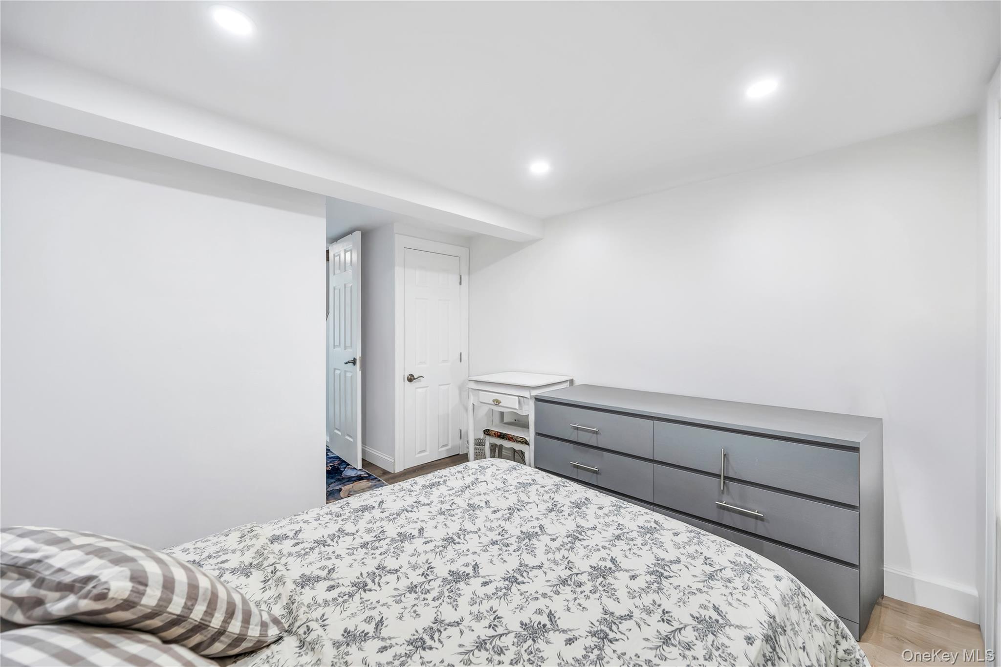 1044 Woodcrest Avenue, Riverhead, NY 11901