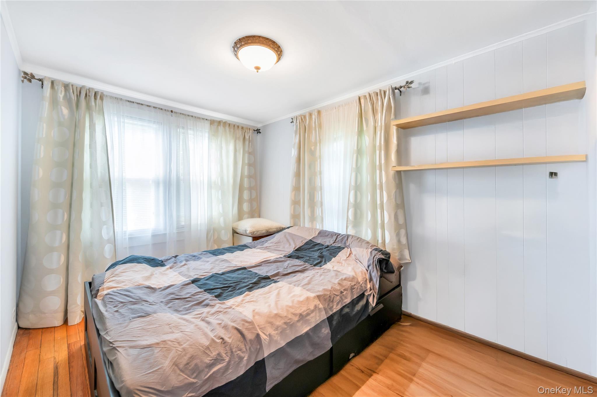 1044 Woodcrest Avenue, Riverhead, NY 11901