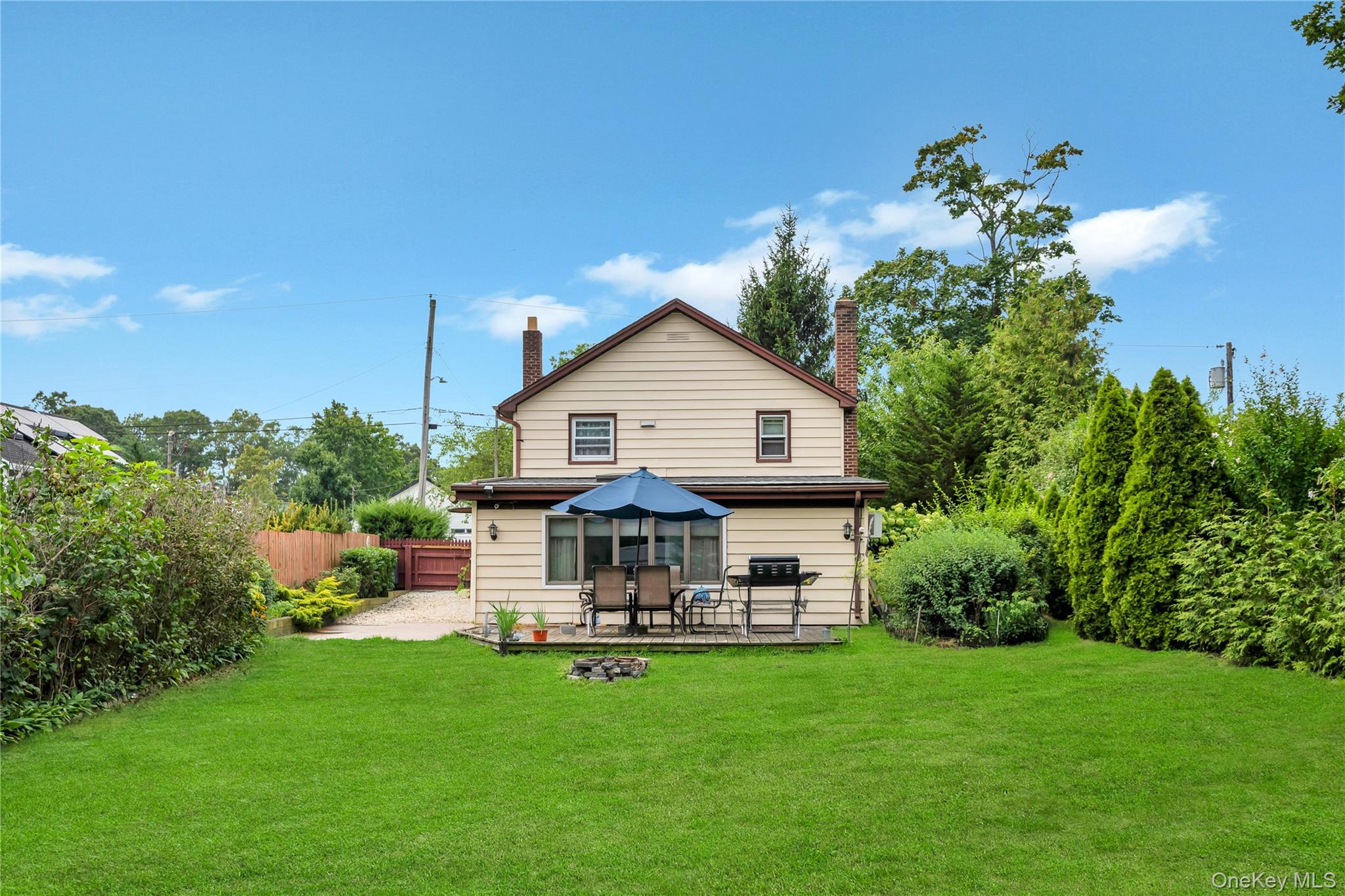 1044 Woodcrest Avenue, Riverhead, NY 11901