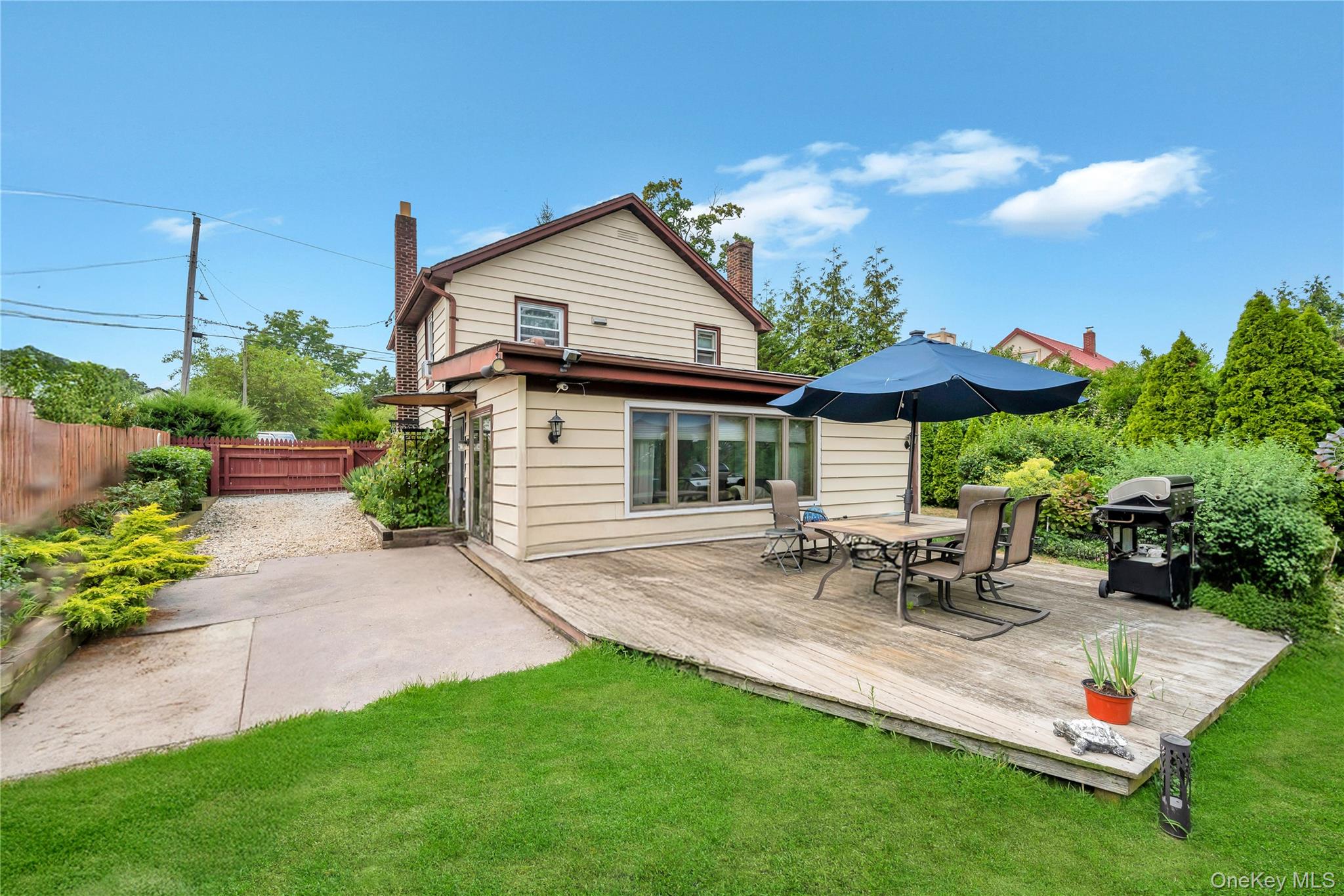 1044 Woodcrest Avenue, Riverhead, NY 11901