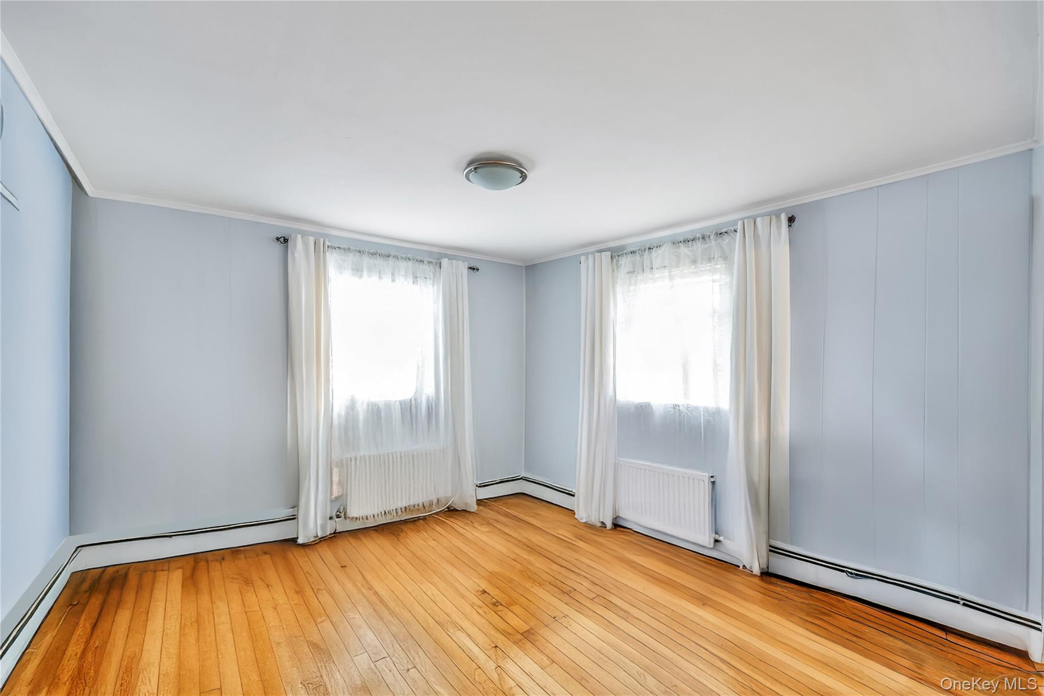 1044 Woodcrest Avenue, Riverhead, NY 11901