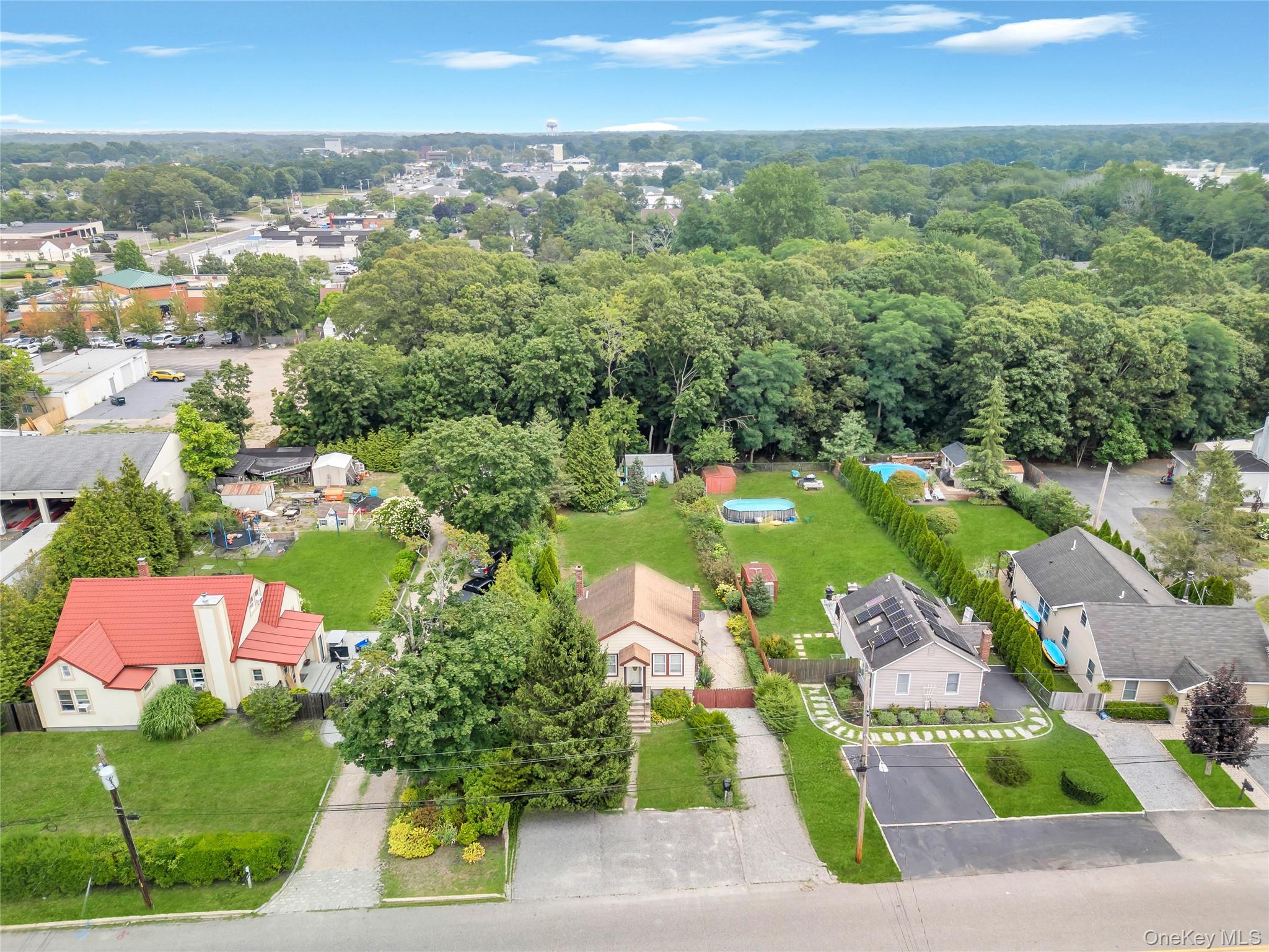 1044 Woodcrest Avenue, Riverhead, NY 11901