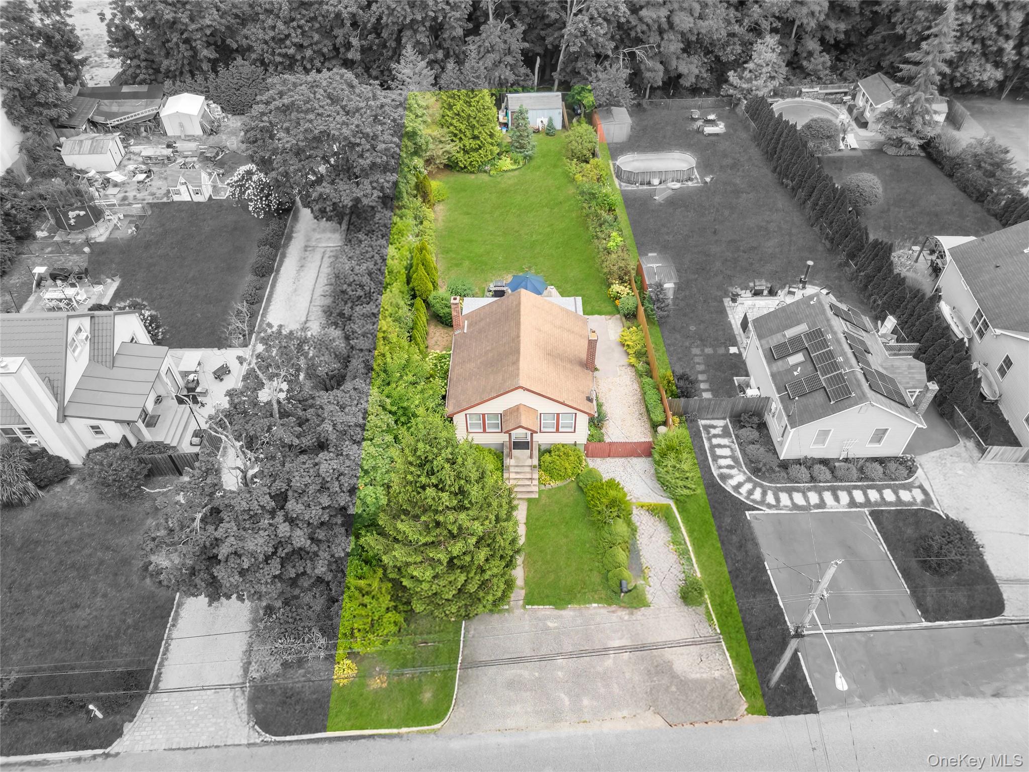 1044 Woodcrest Avenue, Riverhead, NY 11901