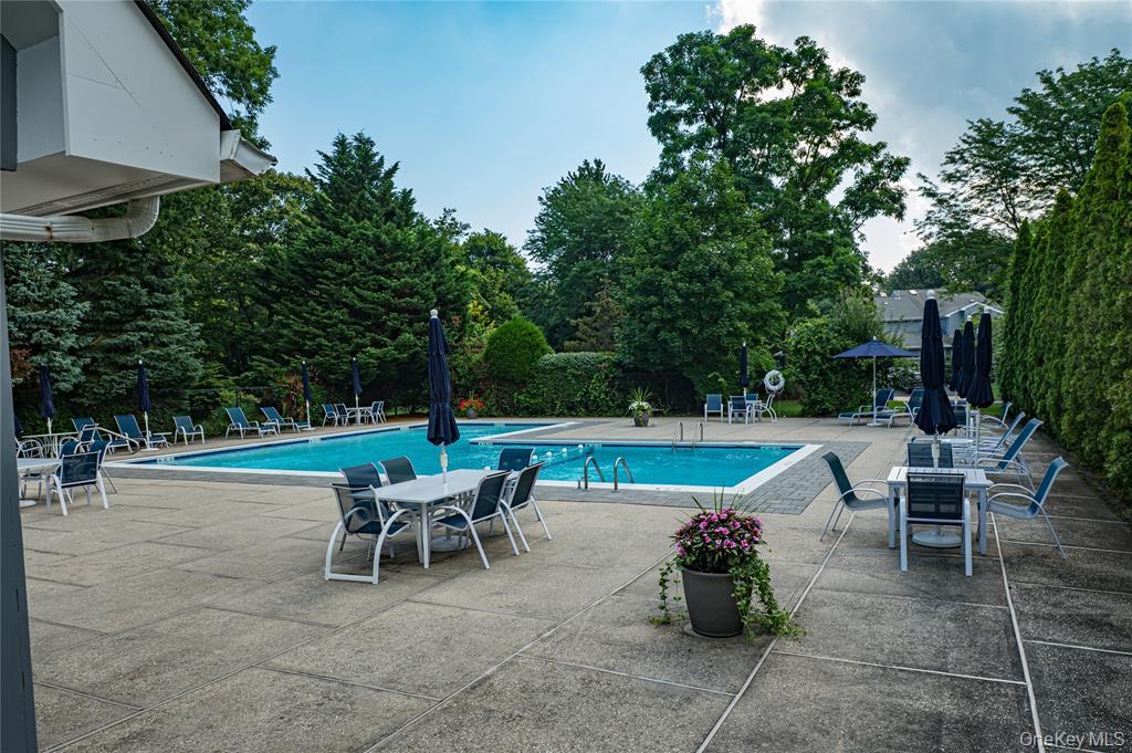 7 Wood Path Drive, Northport, NY 11768