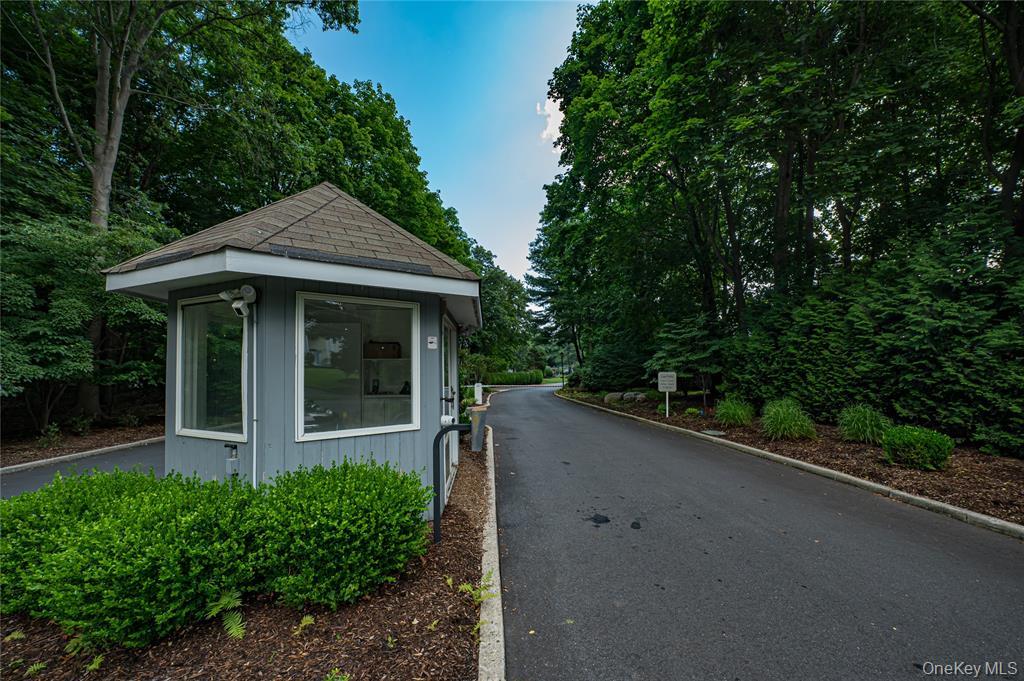 7 Wood Path Drive, Northport, NY 11768