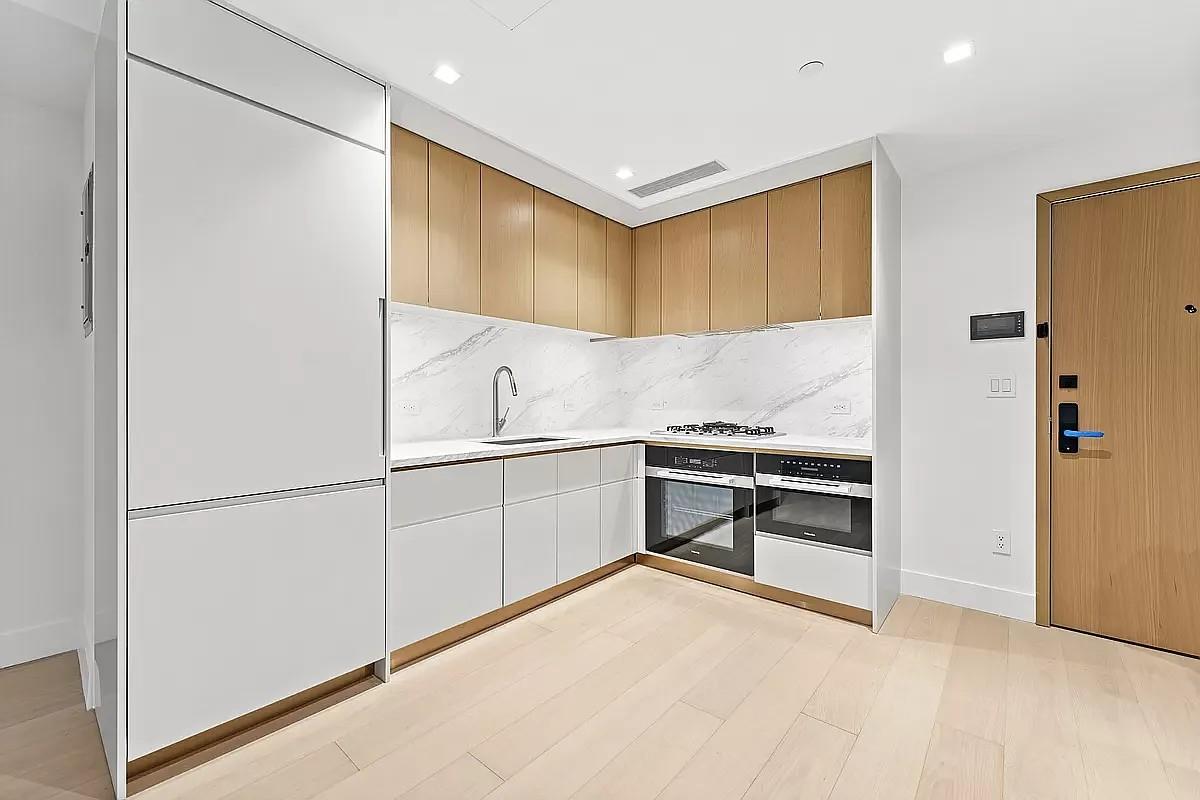 208 Delancey Street # 2H, New York (Manhattan), NY 10002