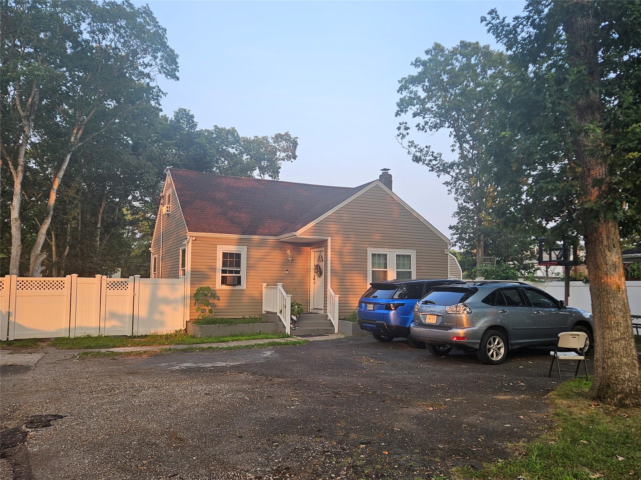 1681 Manatuck Boulevard, Bay Shore, NY 11706