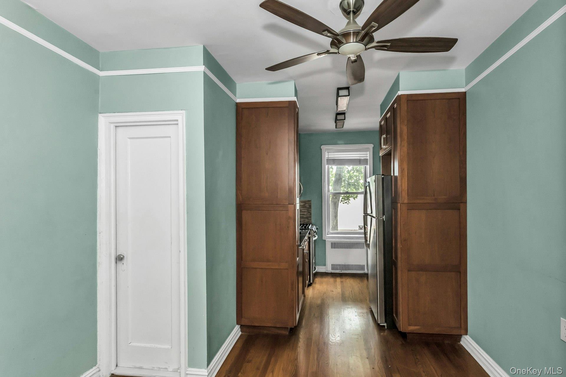 111-39 76 Road # B7, Forest Hills, NY 11375