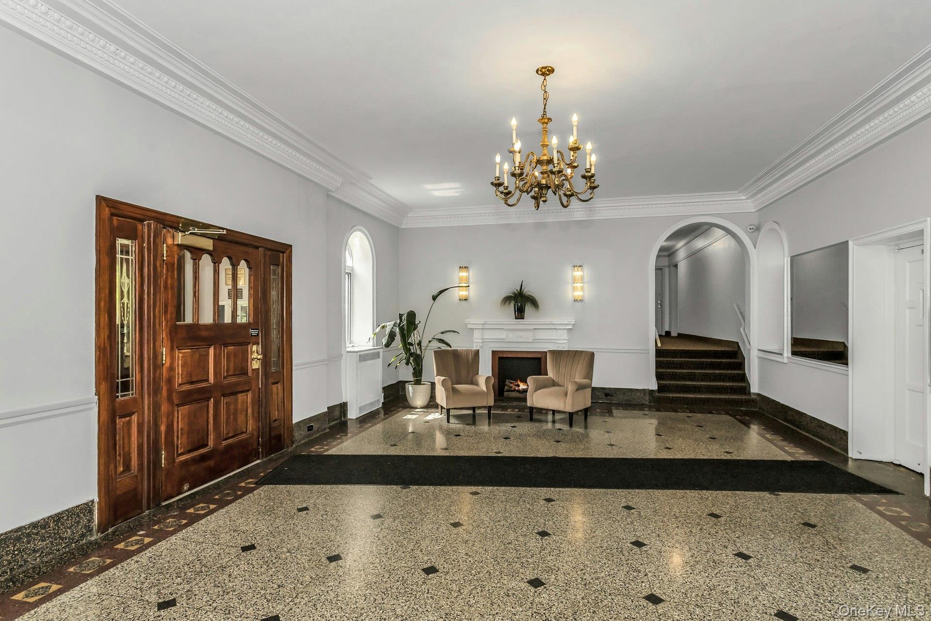 111-39 76 Road # B7, Forest Hills, NY 11375