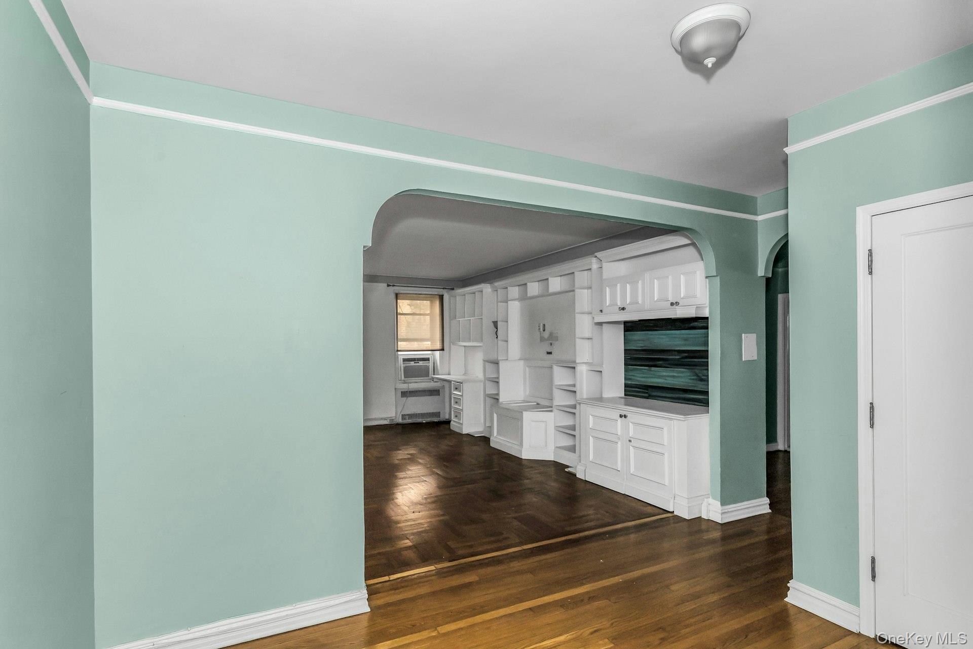 111-39 76 Road # B7, Forest Hills, NY 11375