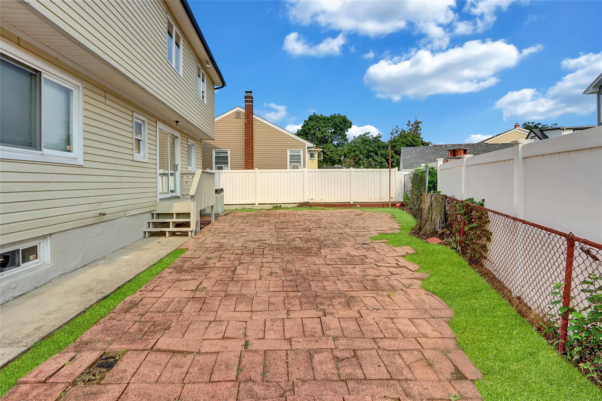 63 Cumberland Place, Valley Stream, NY 11580