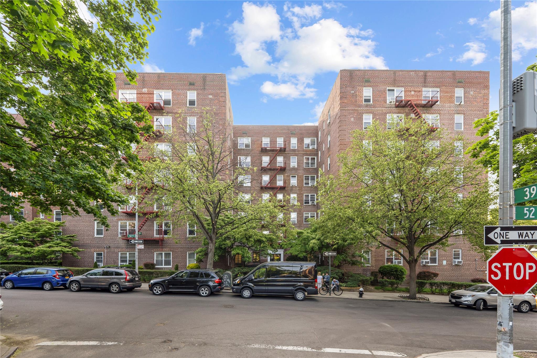 3920 52nd st # 2g, Woodside, NY 11377