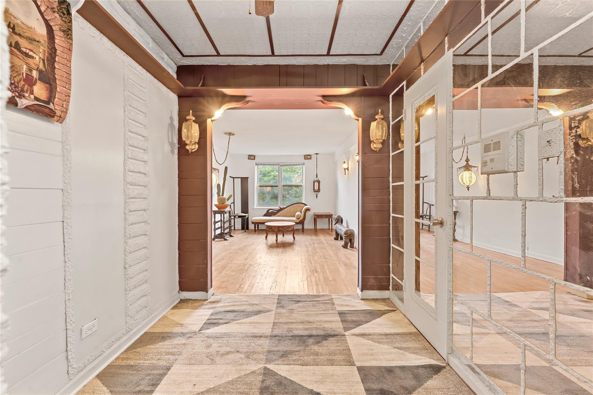 3920 52nd st # 2g, Woodside, NY 11377