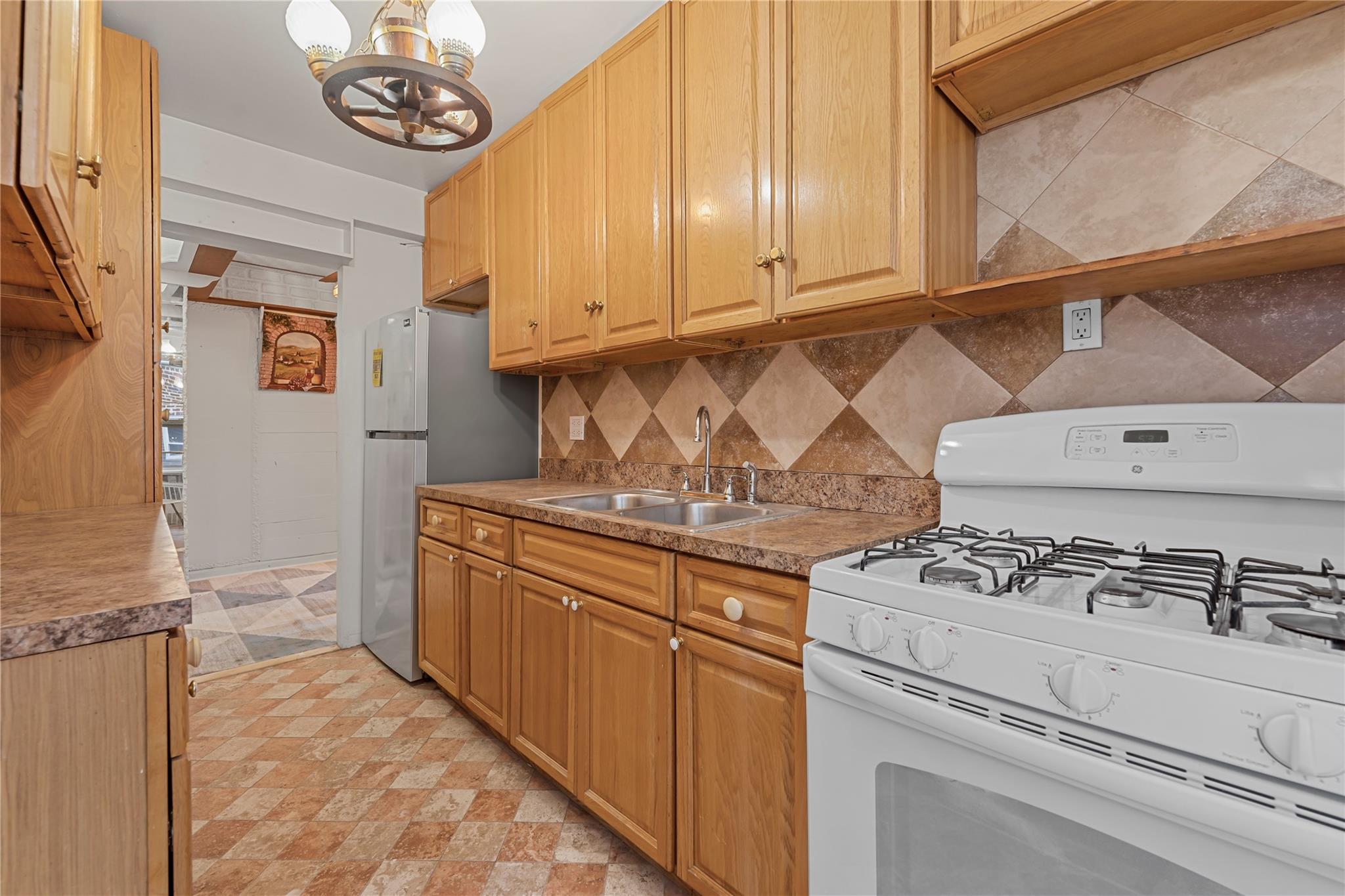 3920 52nd st # 2g, Woodside, NY 11377