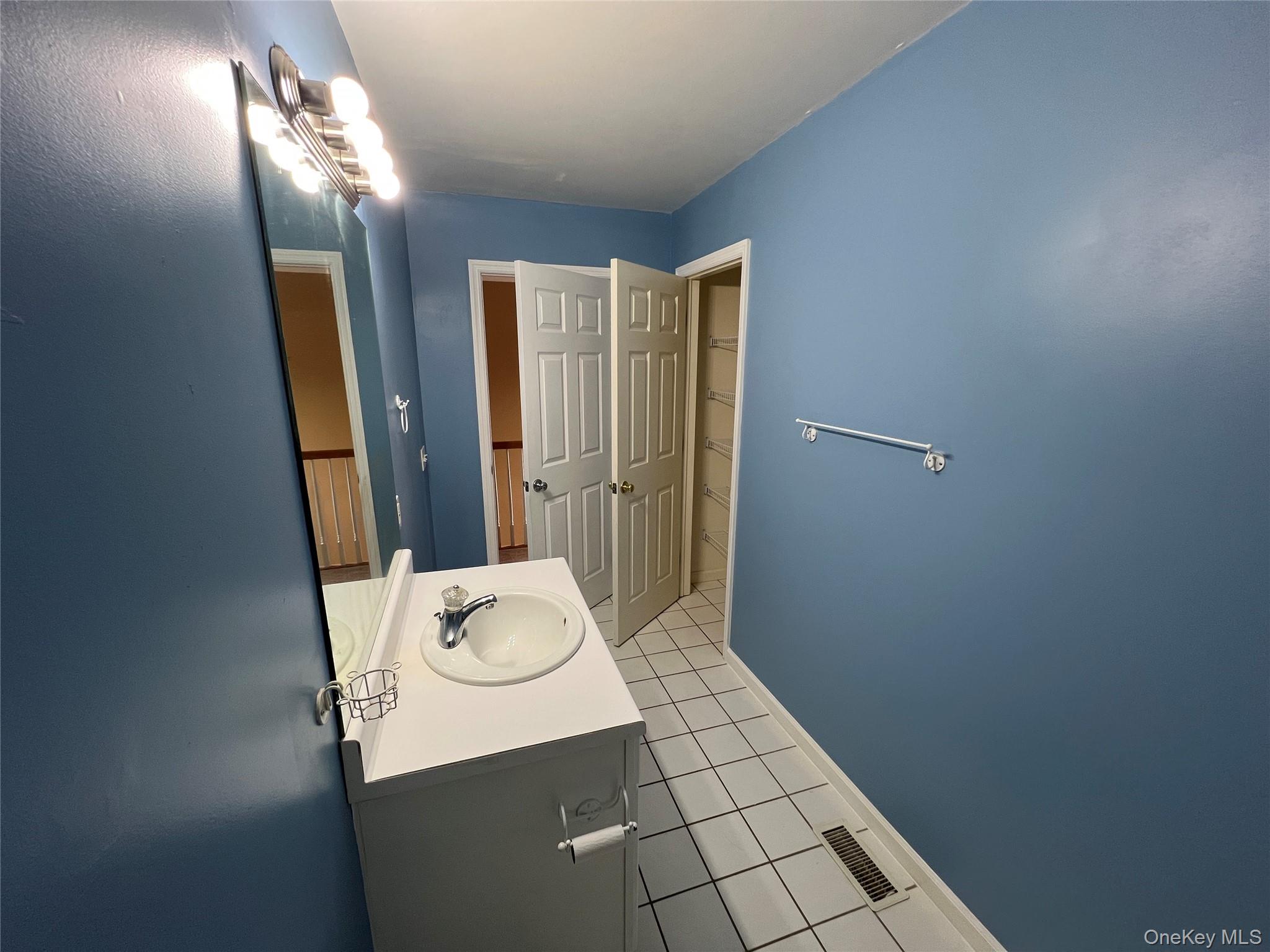 16 Peggy Lane, Peekskill, NY 10566