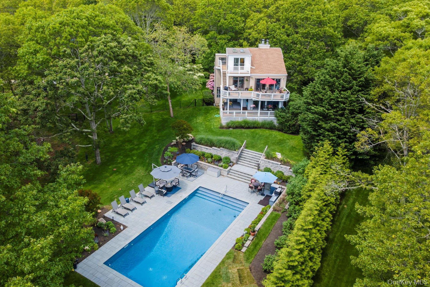 370 Old Canoe Place Road, Southampton, NY 11968