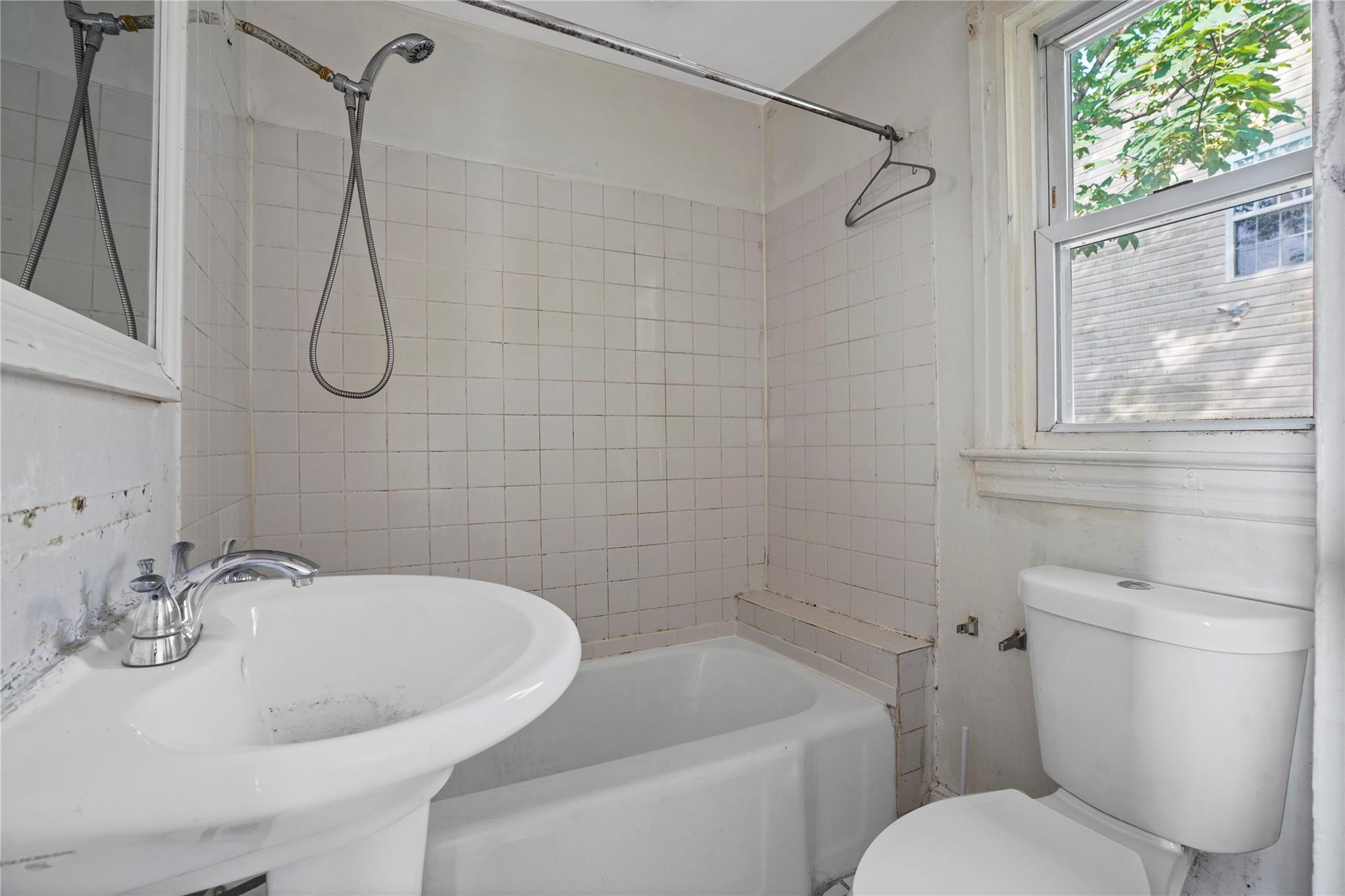 451 Babylon Turnpike, Freeport, NY 11520