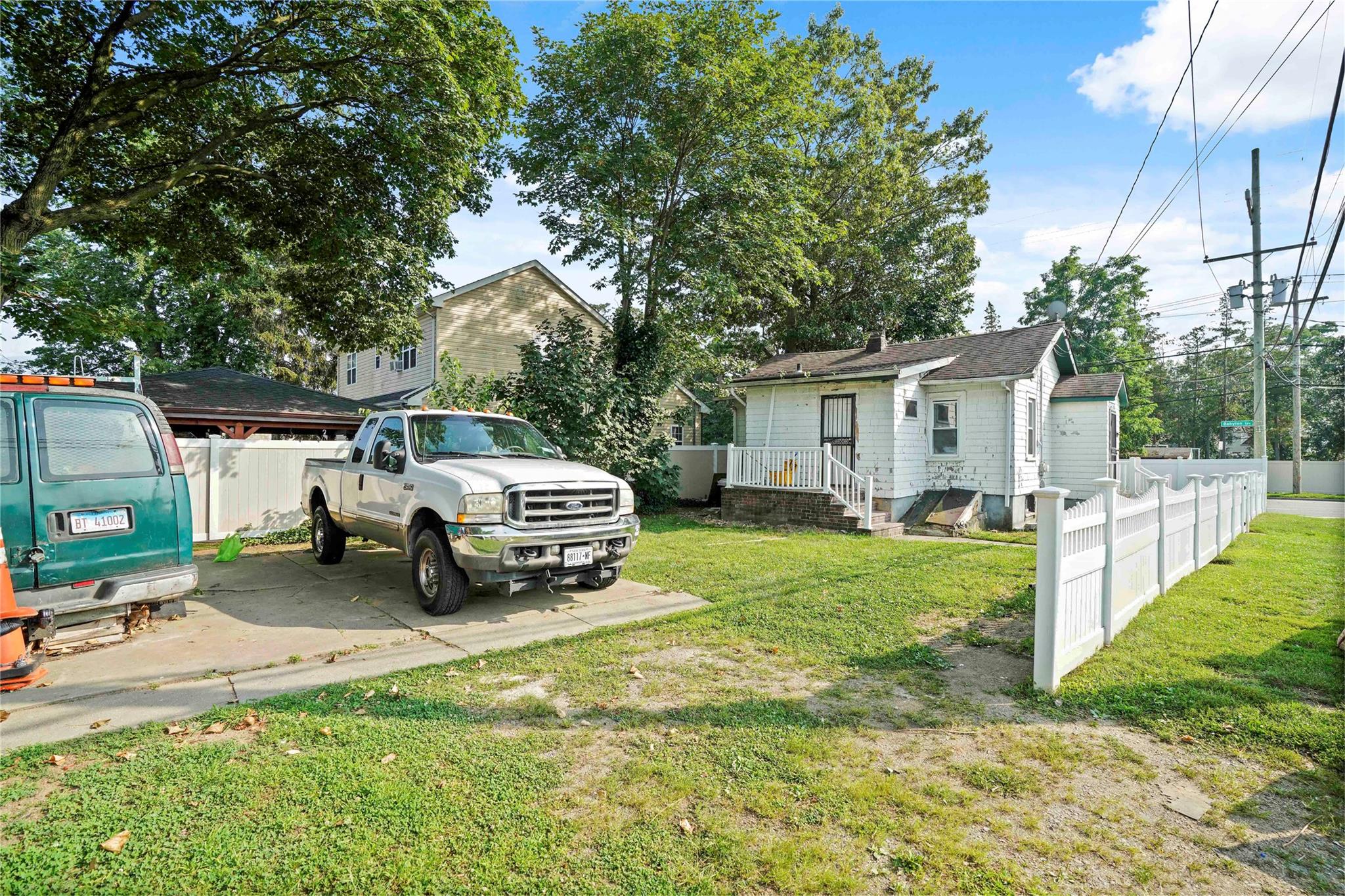 451 Babylon Turnpike, Freeport, NY 11520