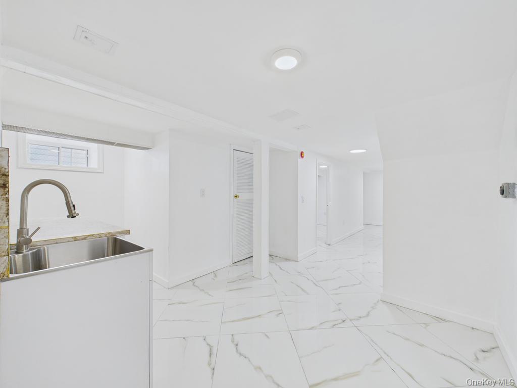 194-34 115th Road, Saint Albans, NY 11412