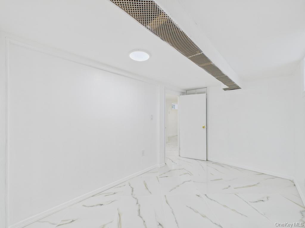 194-34 115th Road, Saint Albans, NY 11412