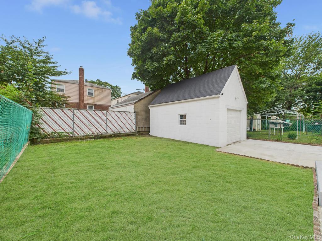 194-34 115th Road, Saint Albans, NY 11412