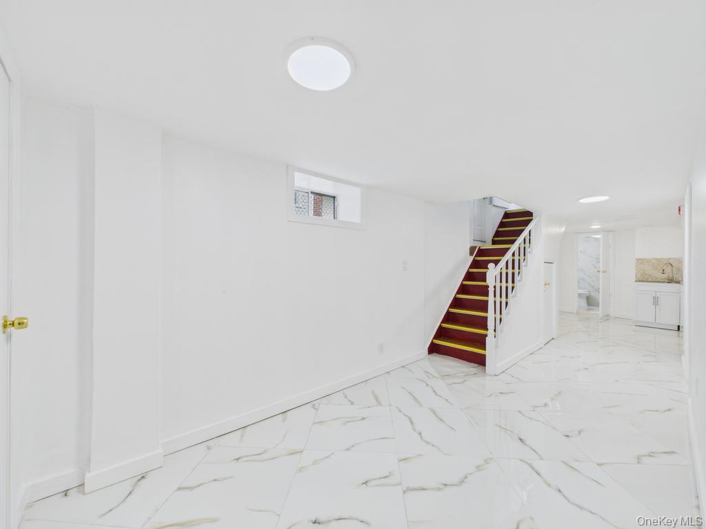 194-34 115th Road, Saint Albans, NY 11412