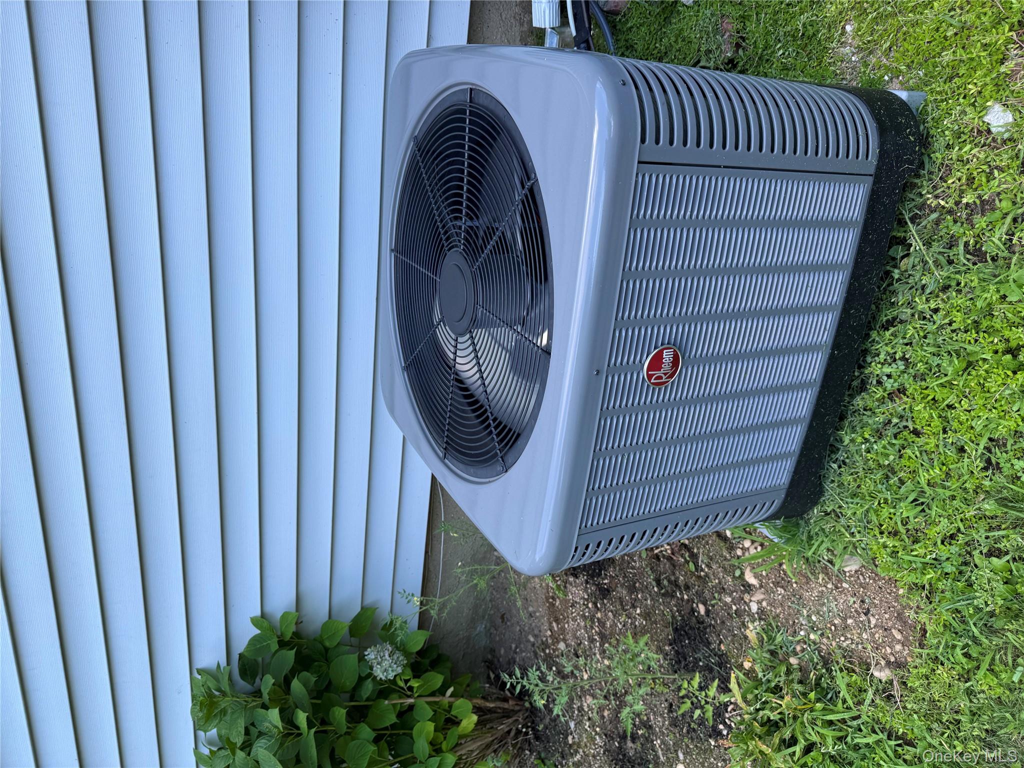 10 Otsego Place, Commack, NY 11725