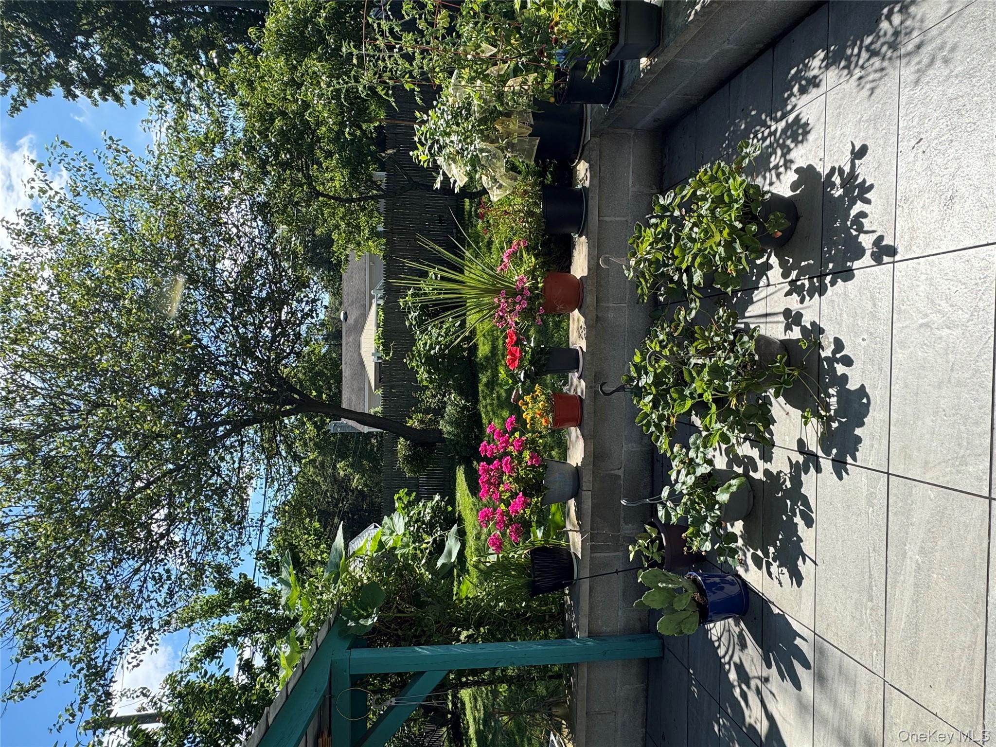 10 Otsego Place, Commack, NY 11725