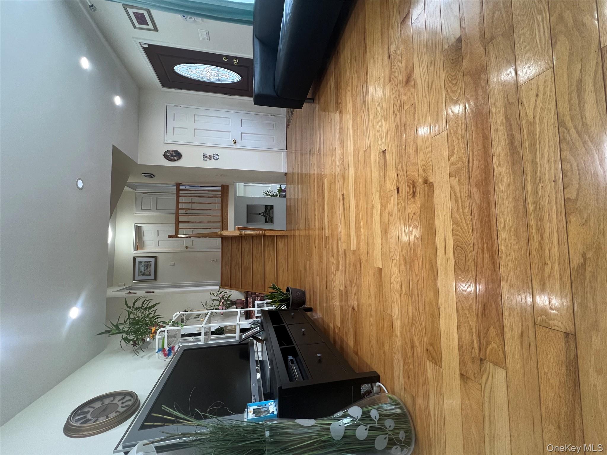 10 Otsego Place, Commack, NY 11725