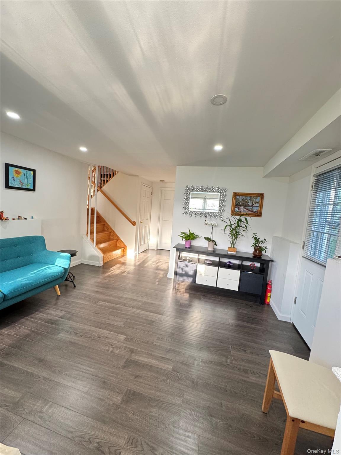 10 Otsego Place, Commack, NY 11725