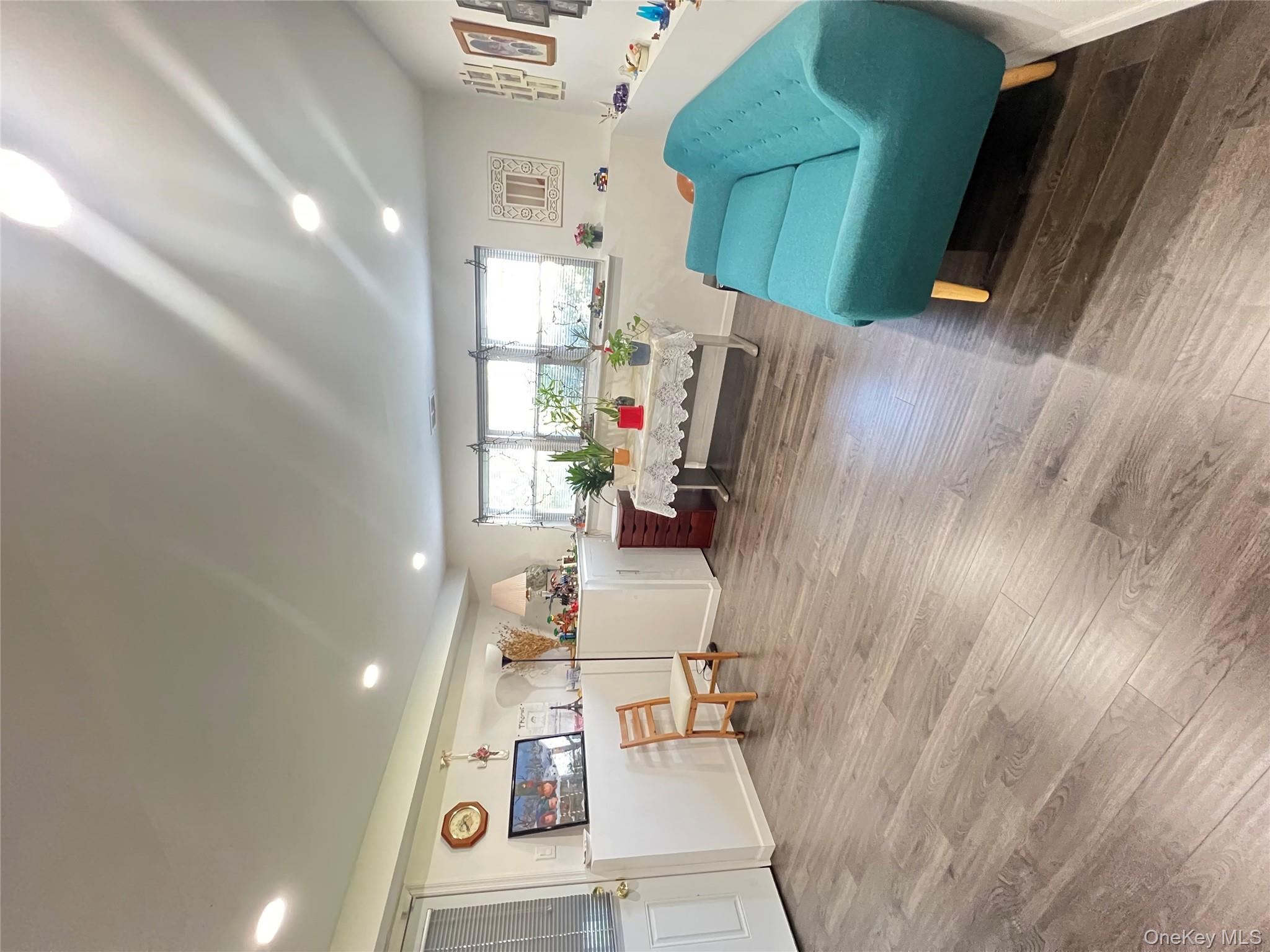 10 Otsego Place, Commack, NY 11725