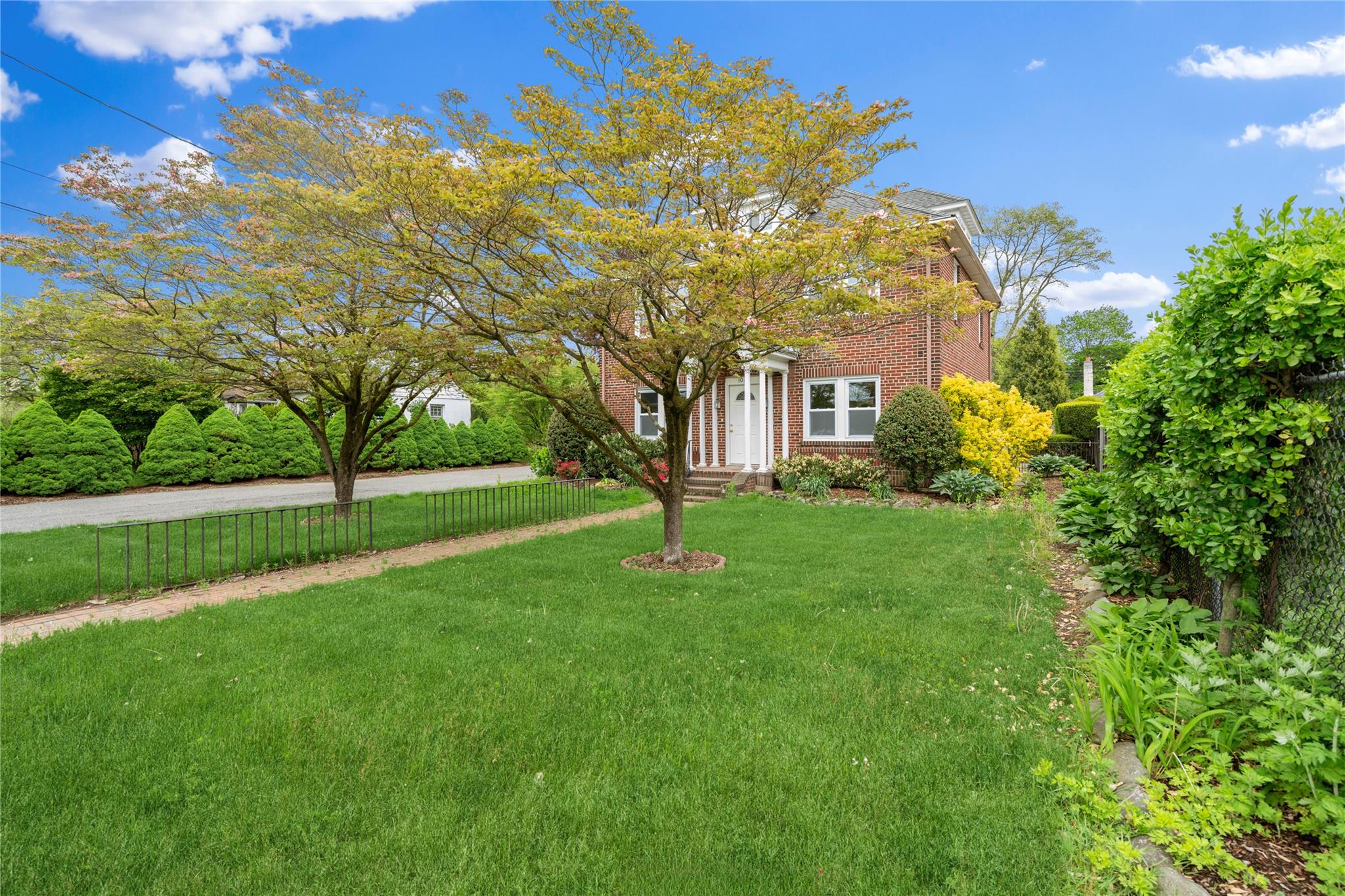 1030 Glen Cove Avenue, Glen Head, NY 11545