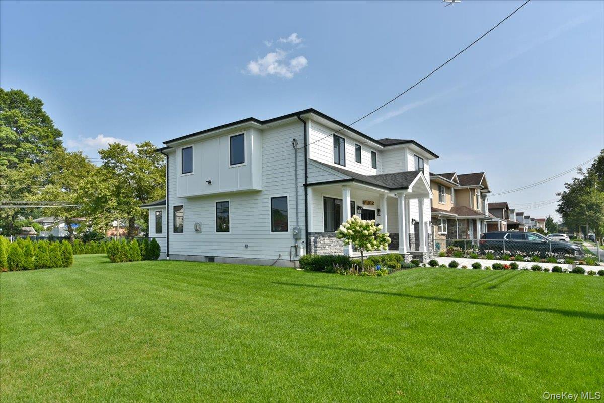 147 Norman Street, New Hyde Park, NY 11040