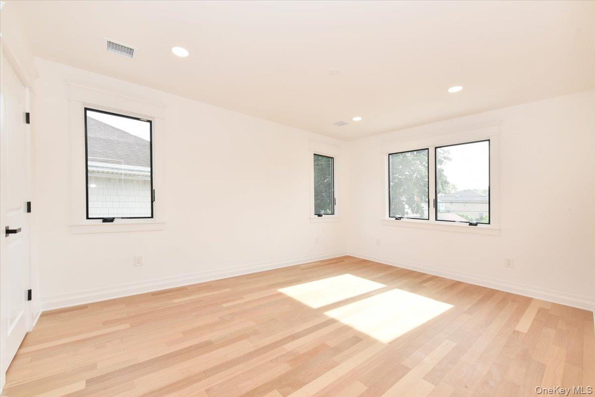 147 Norman Street, New Hyde Park, NY 11040